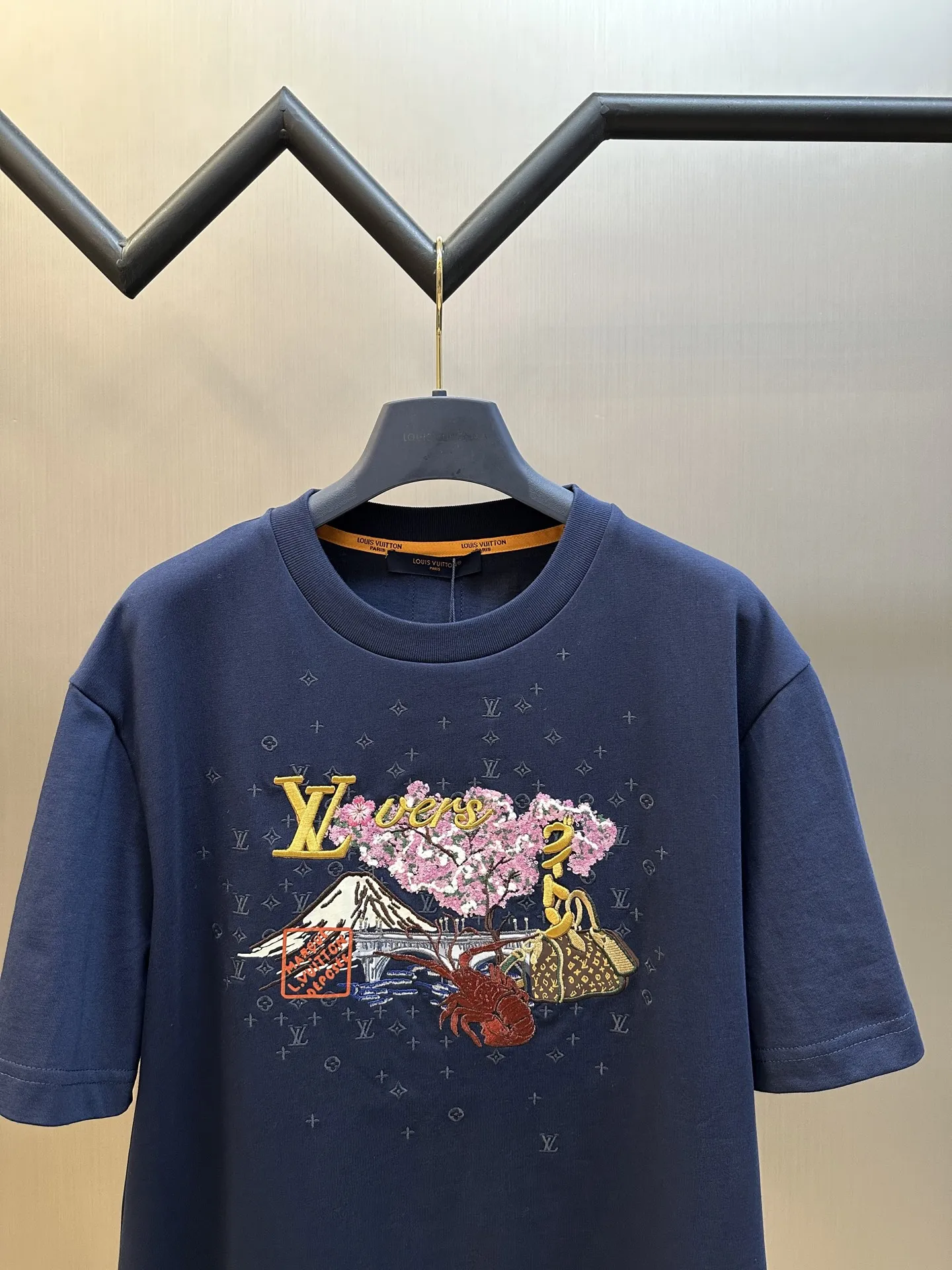 Louis Vuitton Nigoシリーズ 黒 刺繍半袖Tシャツ - 画像 (3)