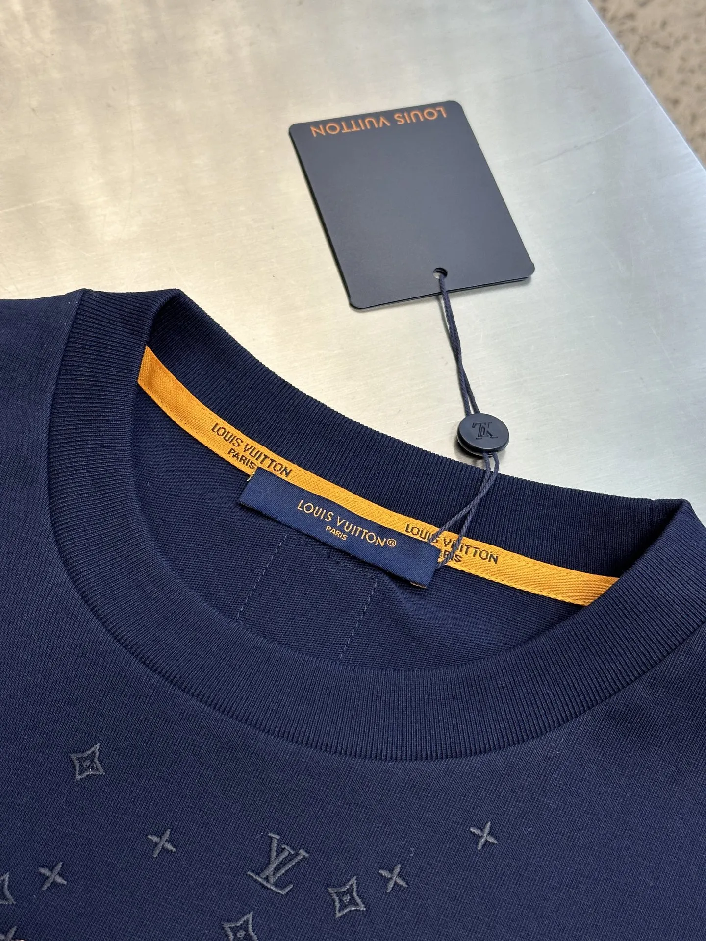 Louis Vuitton Nigoシリーズ 黒 刺繍半袖Tシャツ - 画像 (6)