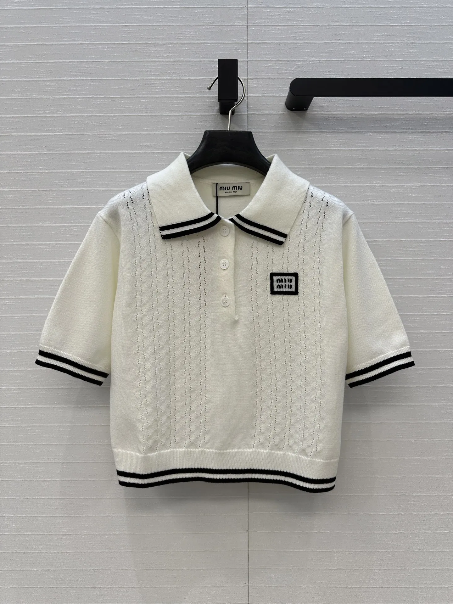 Miu Miu 白黒ストライプ編み物トップス