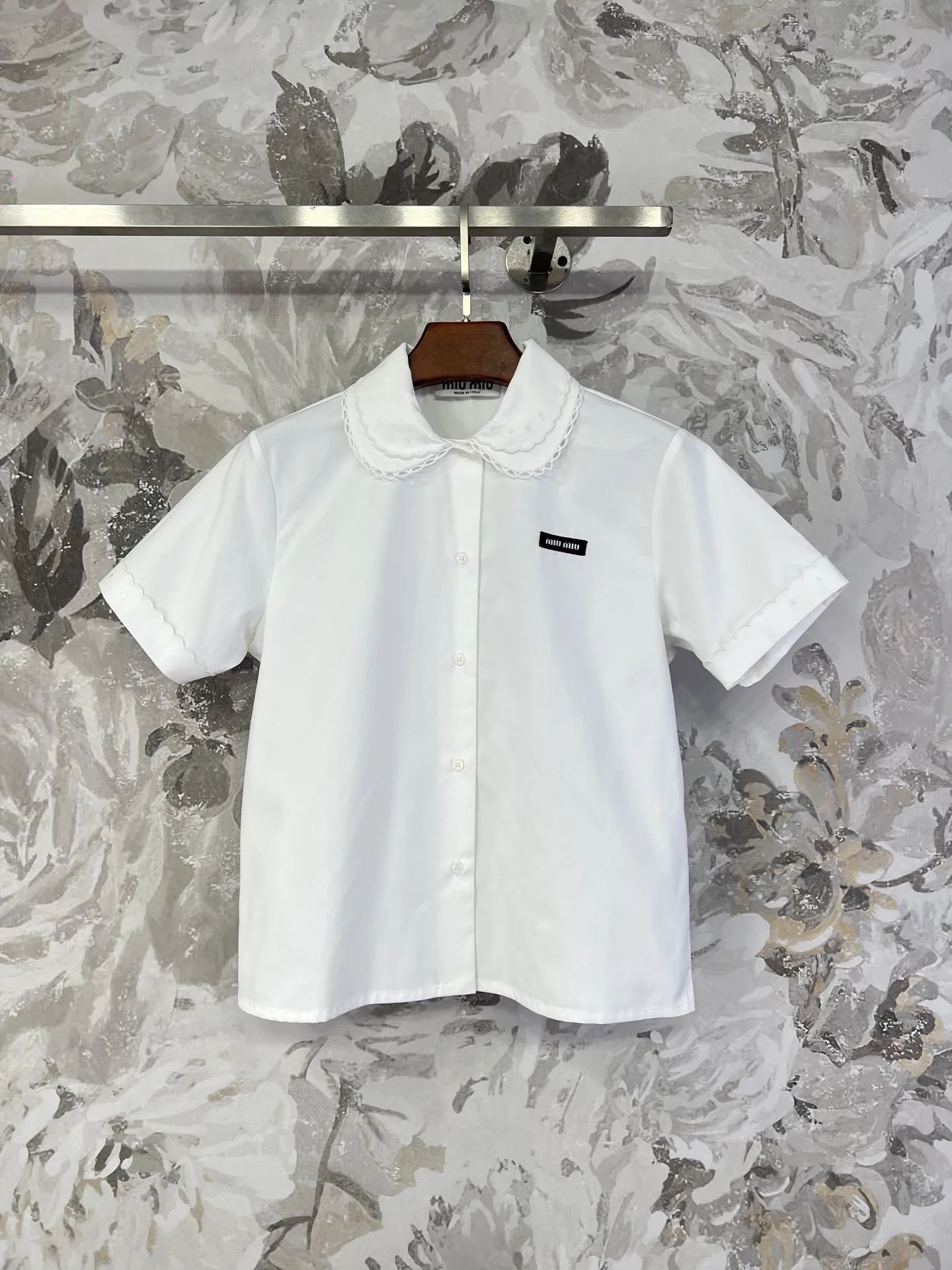 Miu Miu 白レースカラーブレスレット新作