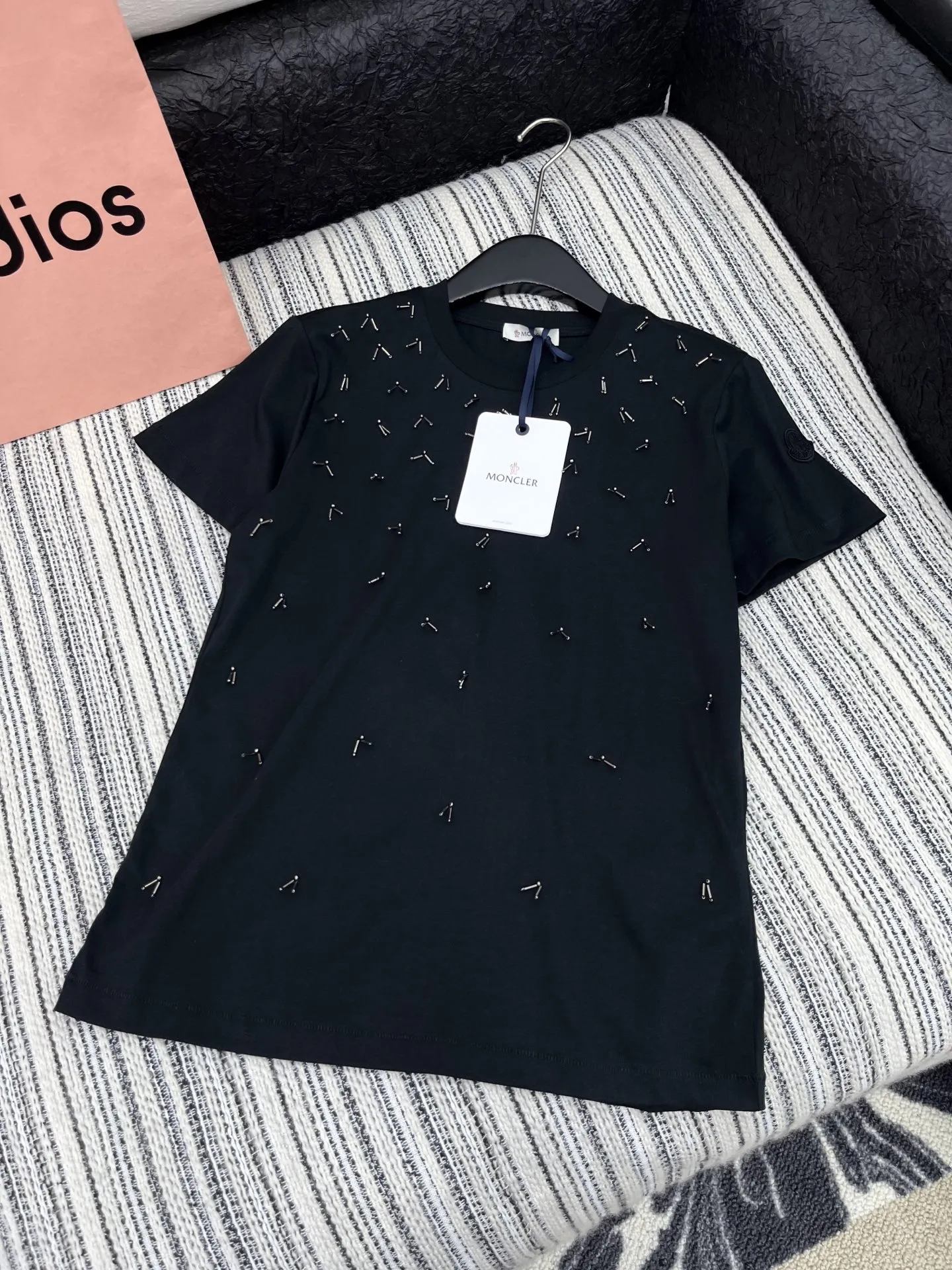 Moncler新作黒プリント半袖Tシャツ