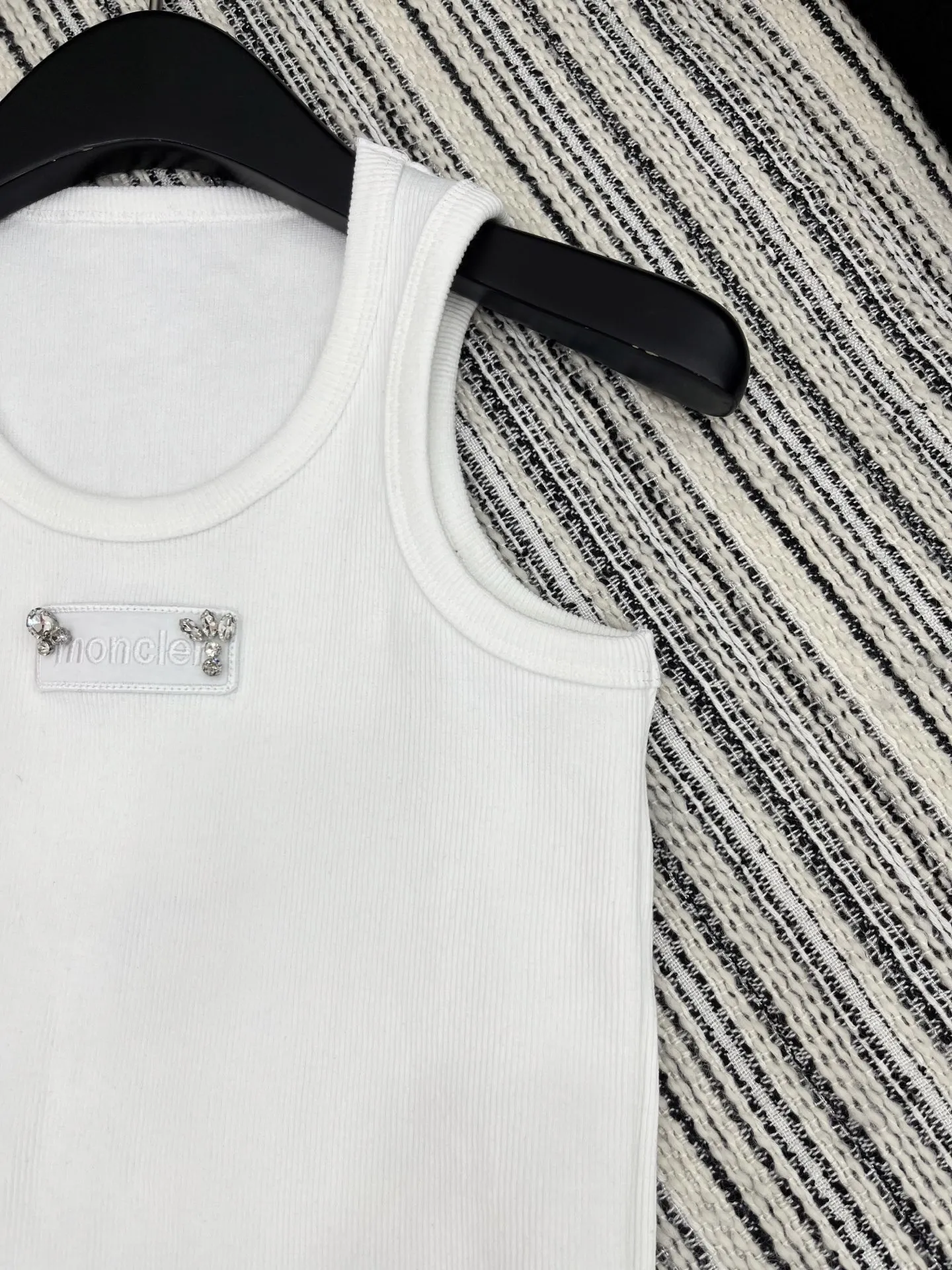 Moncler新作白色キャミソール - 画像 (4)