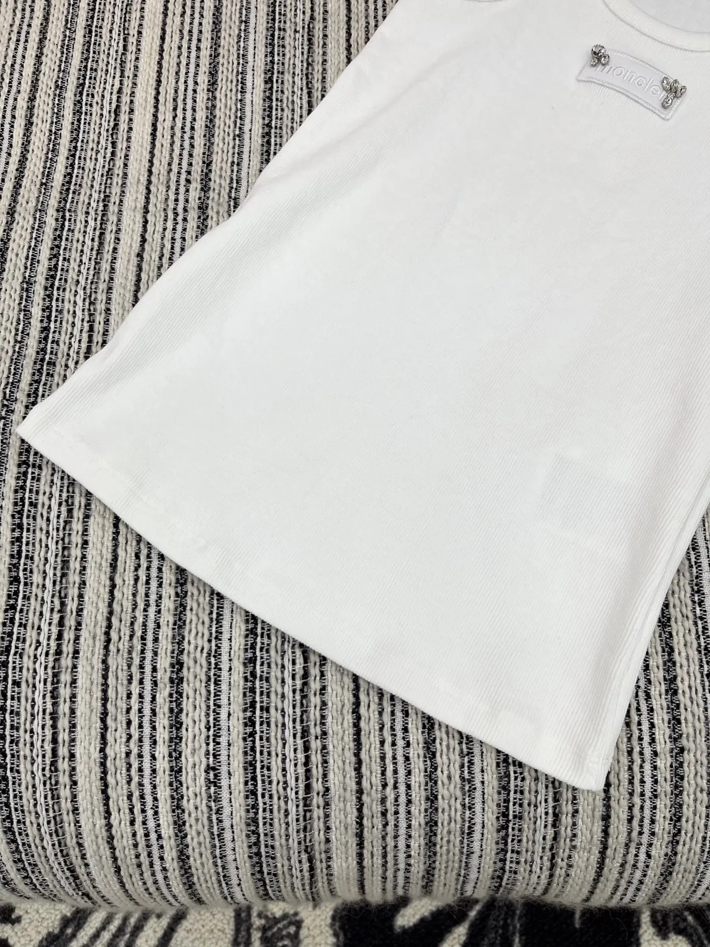 Moncler新作白色キャミソール - 画像 (6)