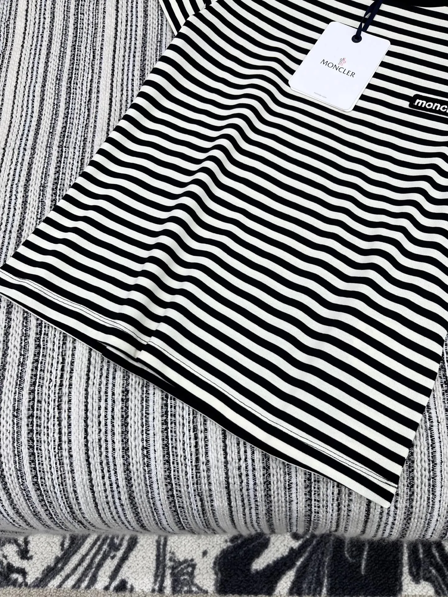 Moncler新作黒ストライプ半袖Tシャツ - 画像 (5)