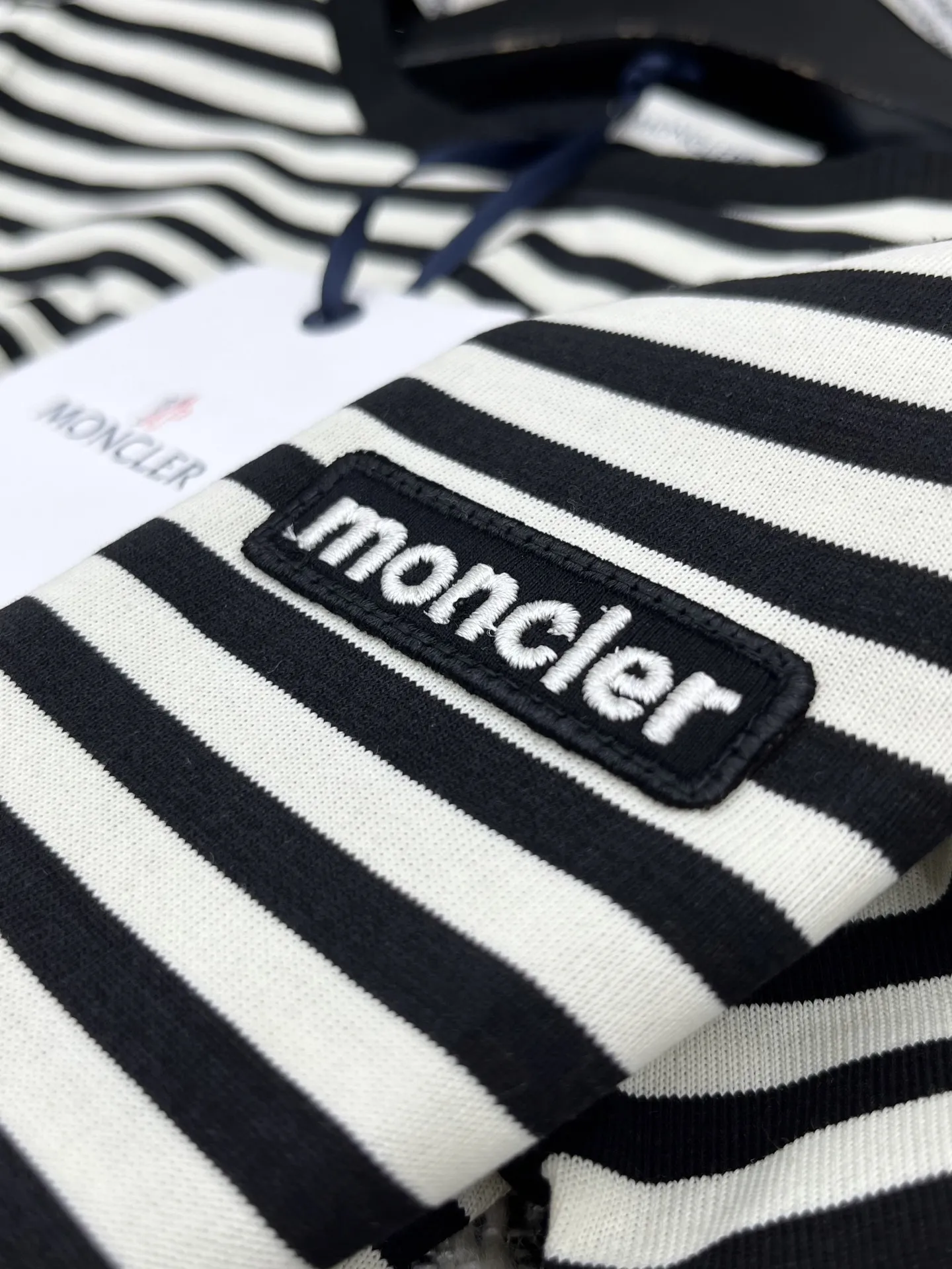 Moncler新作黒ストライプ半袖Tシャツ - 画像 (6)