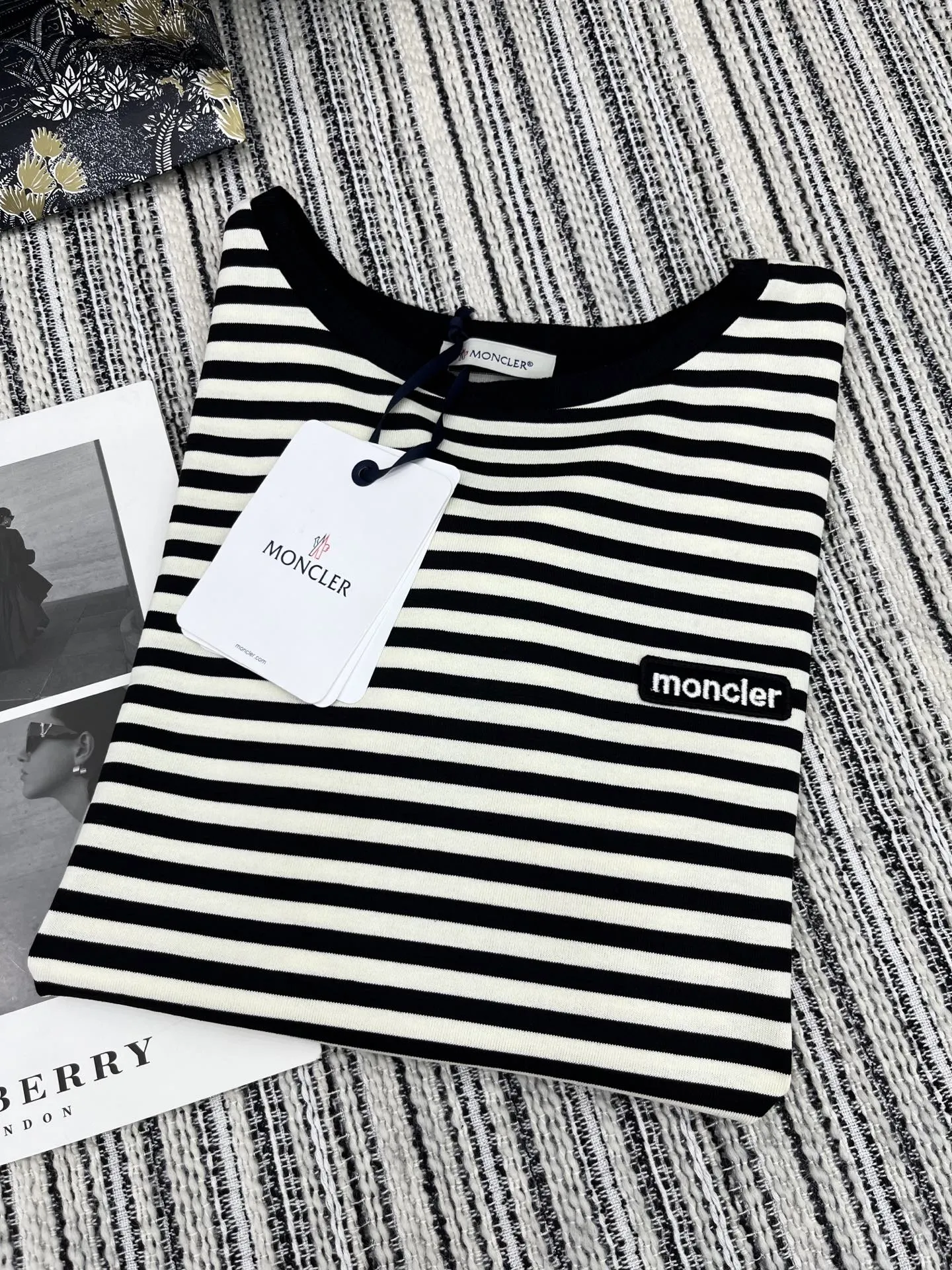 Moncler新作黒ストライプ半袖Tシャツ - 画像 (8)