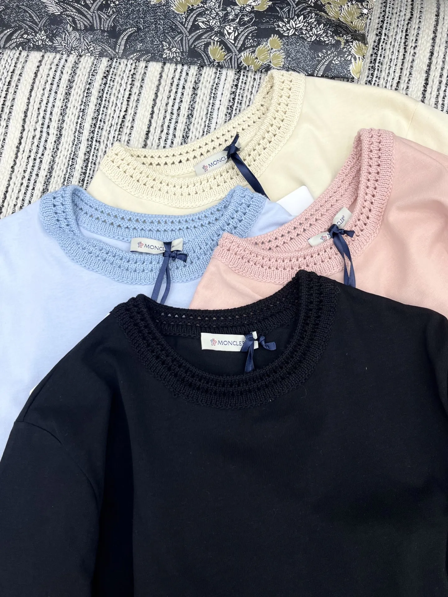 Moncler新作黒半袖Tシャツ - 画像 (7)