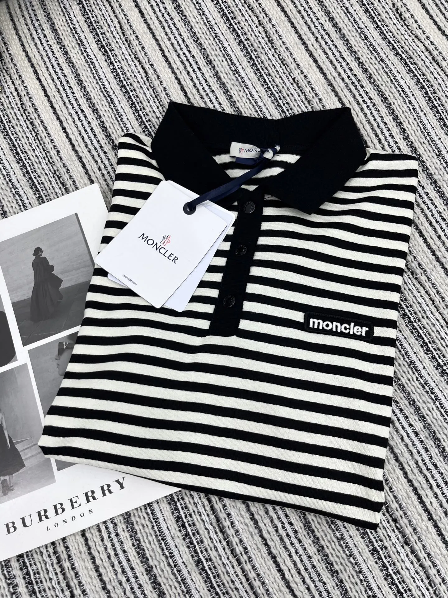 Moncler新作黒ストライプ半袖PoloTシャツ - 画像 (8)