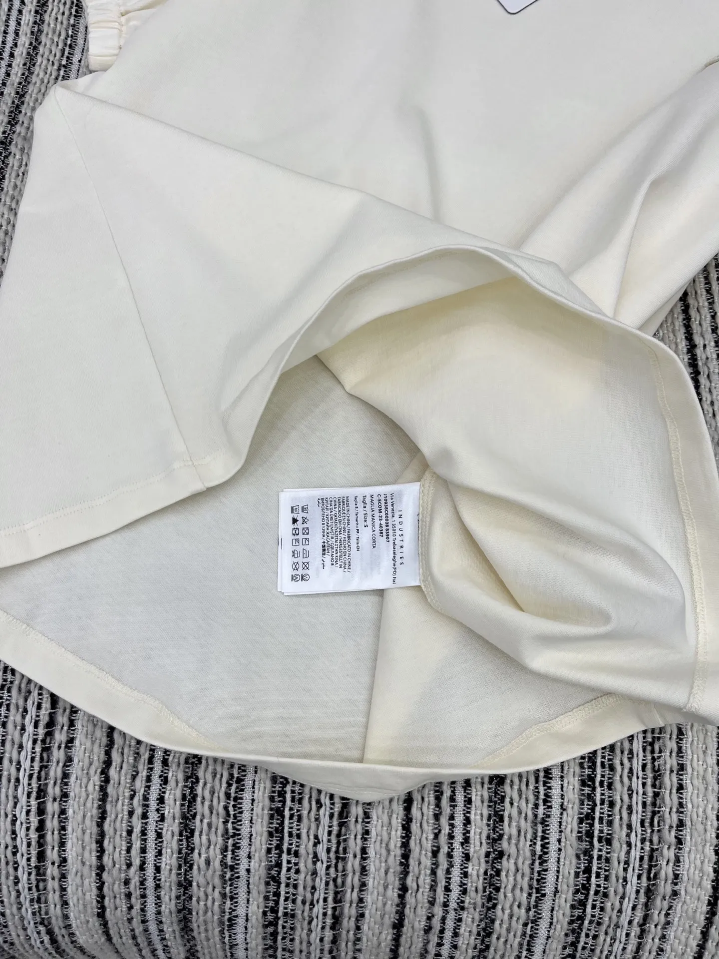 Moncler新作米白绣花半袖Tシャツ - 画像 (5)