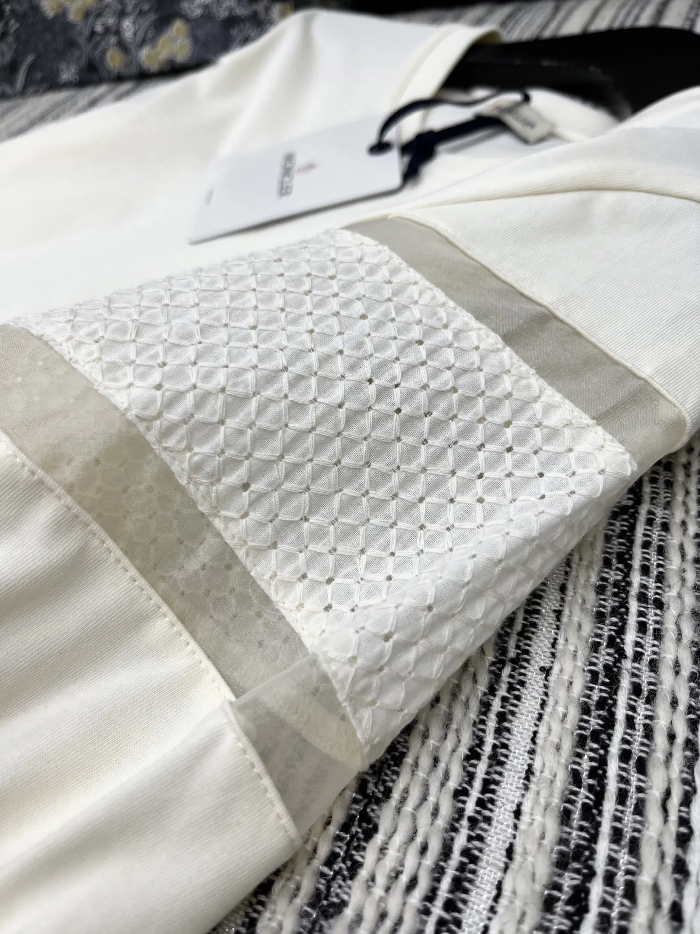 Moncler新作米白绣花半袖Tシャツ - 画像 (6)