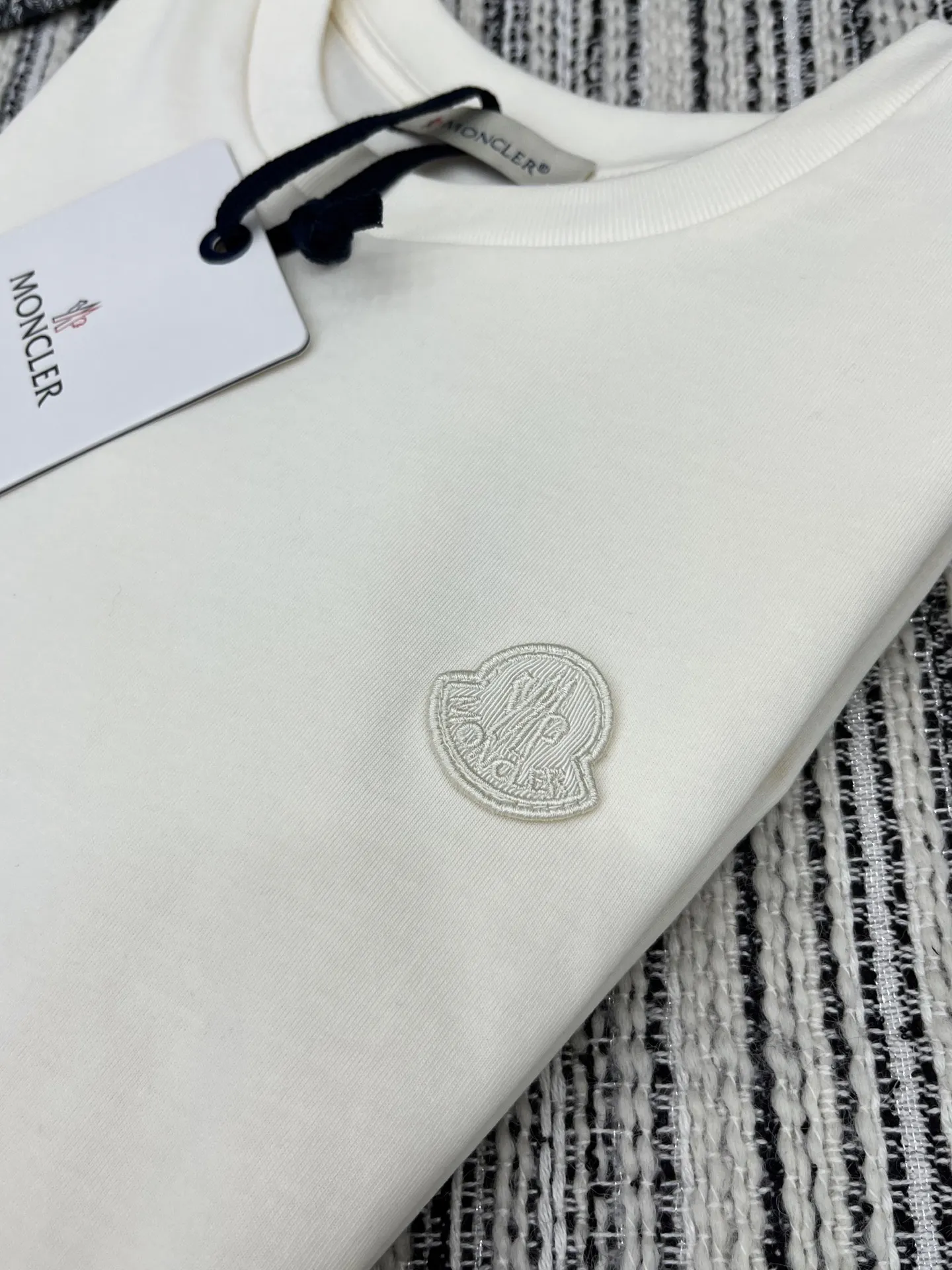 Moncler新作米白绣花半袖Tシャツ - 画像 (8)