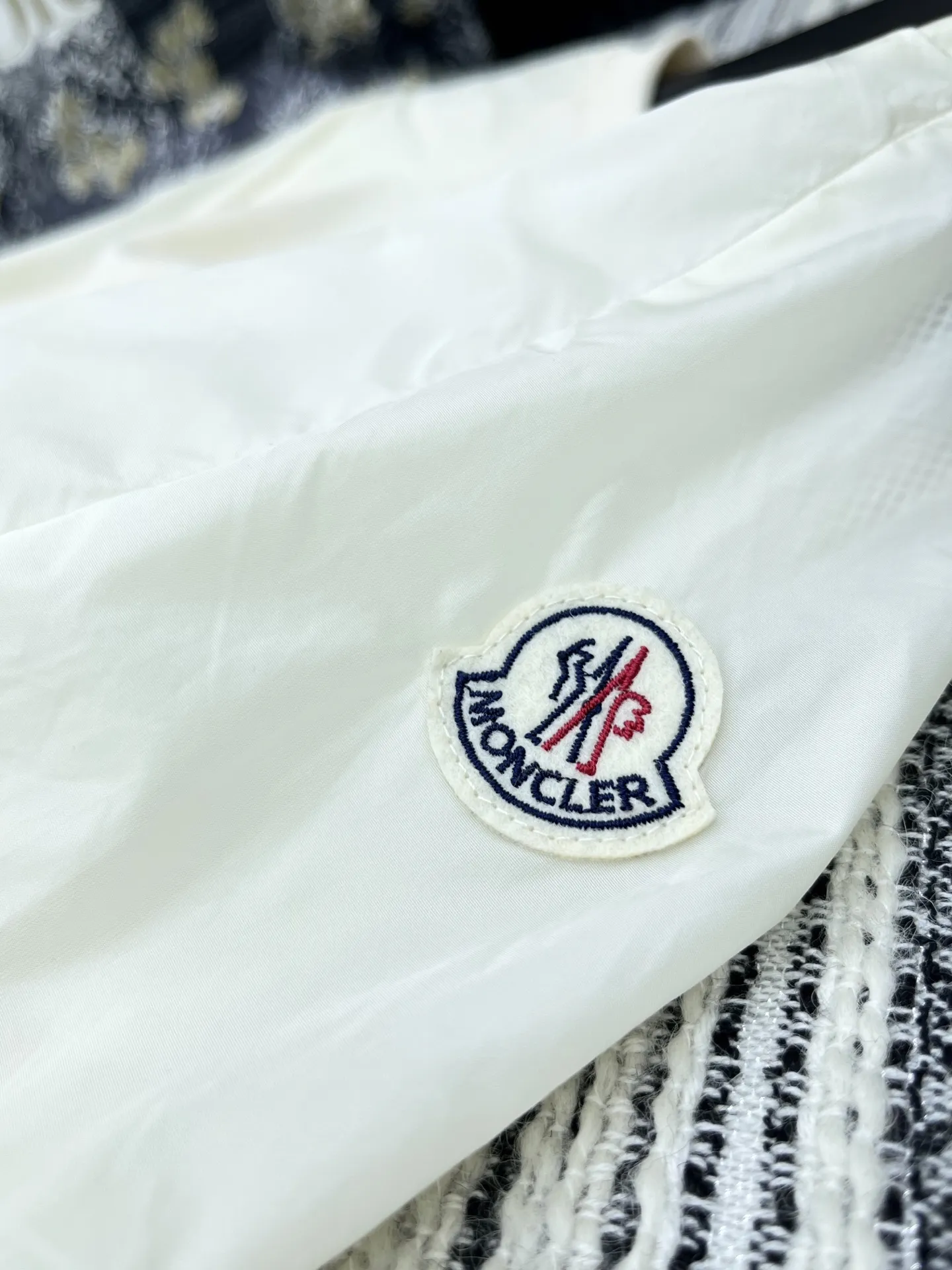 Moncler新作米白抽绳短袖Tシャツ - 画像 (7)