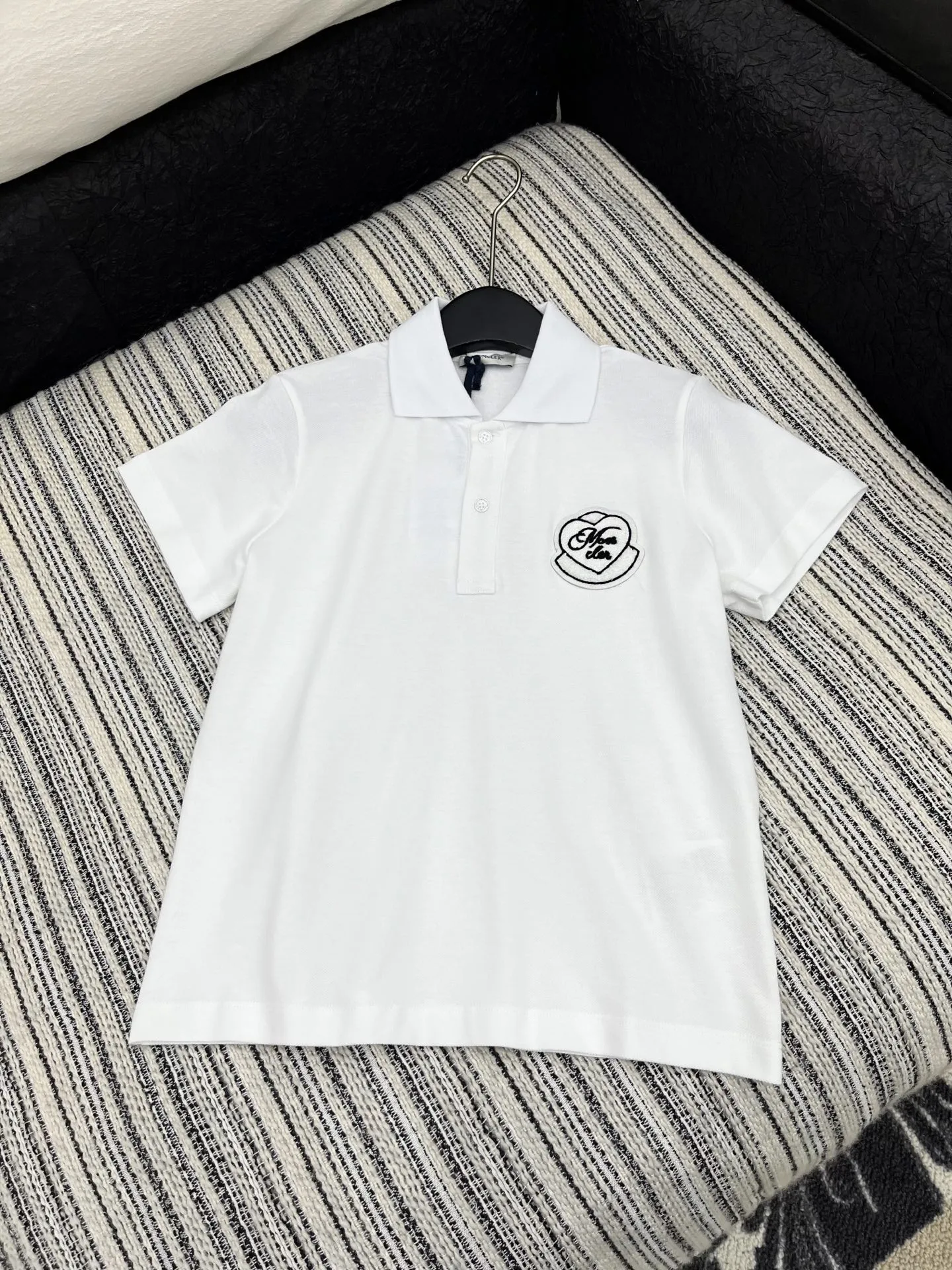 Moncler新作刺繍半袖ポロTシャツ白ピンク - 画像 (4)