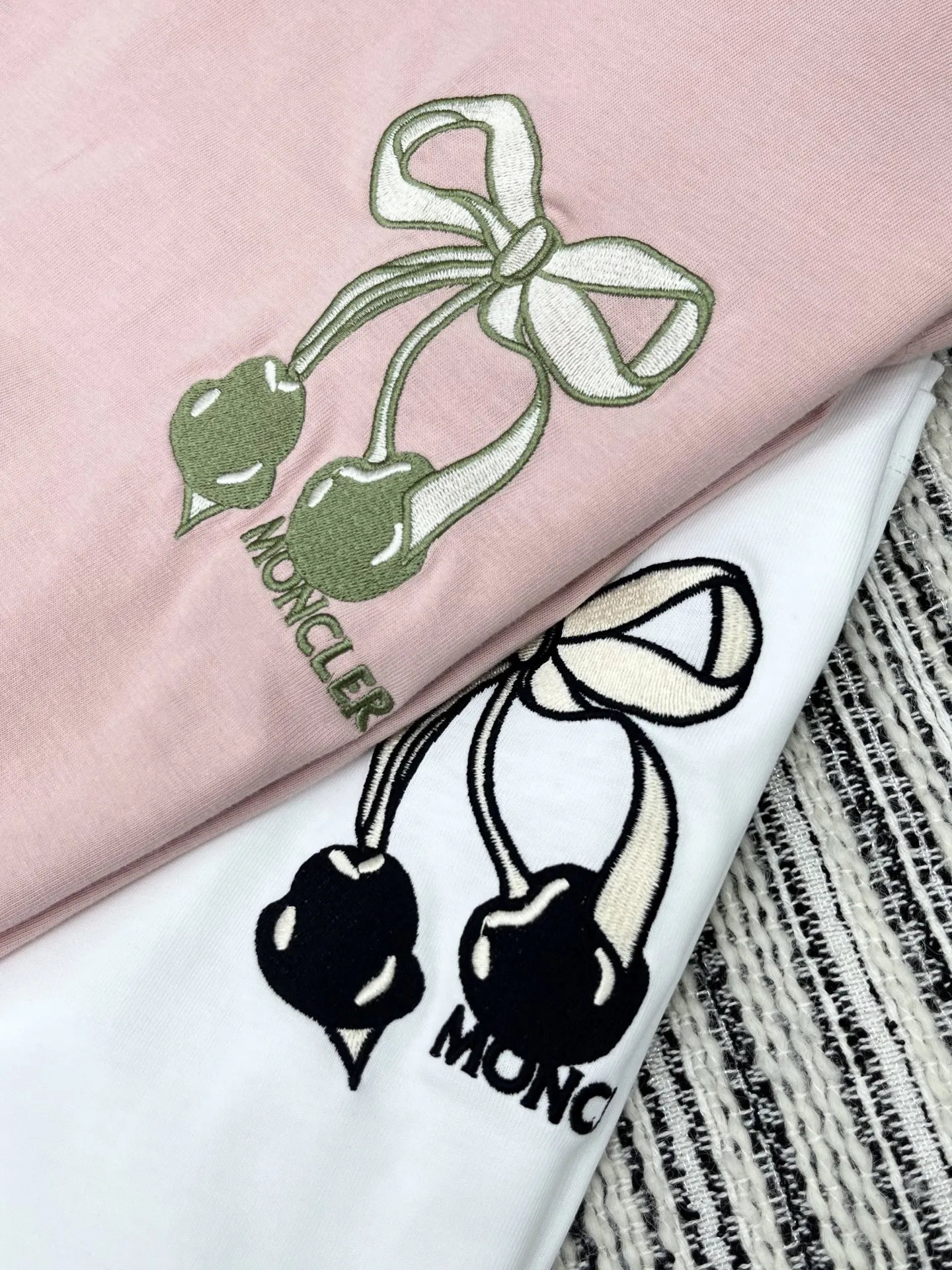 Moncler新作ピンク桜刺繍半袖Tシャツ - 画像 (7)