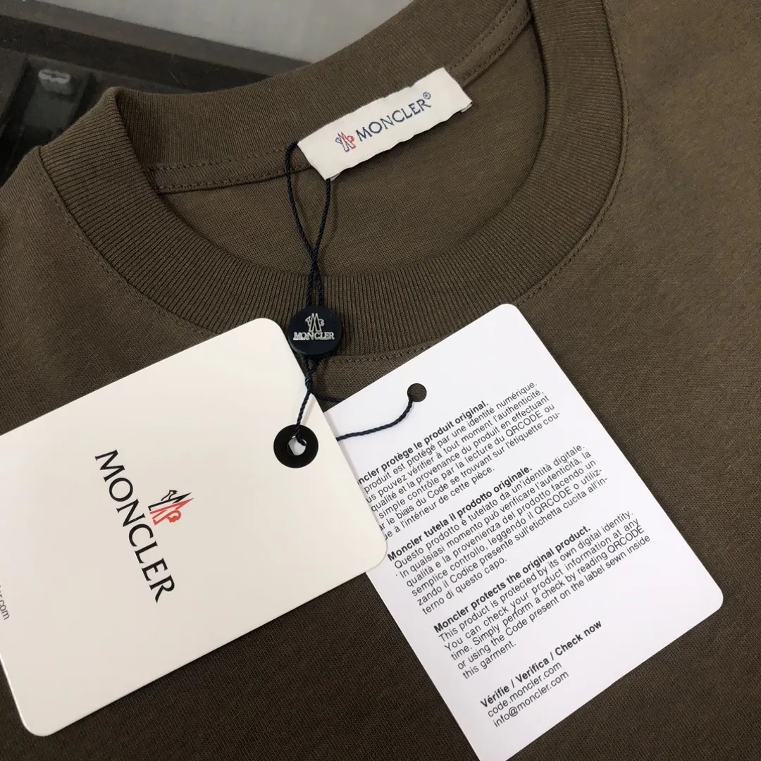 MONCLER 黒 2025新作カップルTシャツ - 画像 (5)