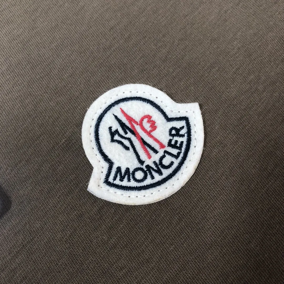 MONCLER 黒 2025新作カップルTシャツ - 画像 (6)