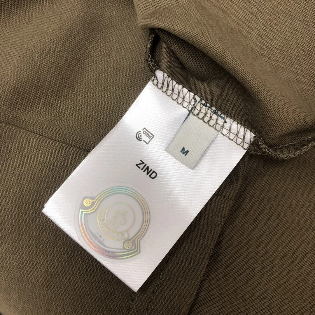 MONCLER 黒 2025新作カップルTシャツ - 画像 (9)