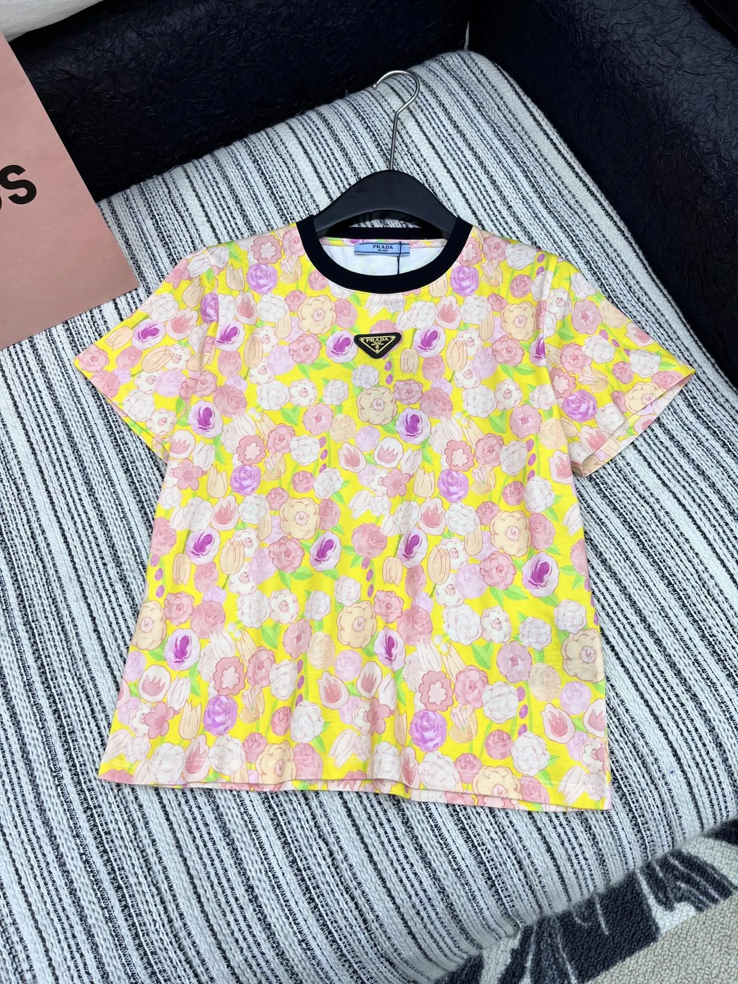 Prada新作プリント半袖Tシャツ緑色花柄 - 画像 (3)