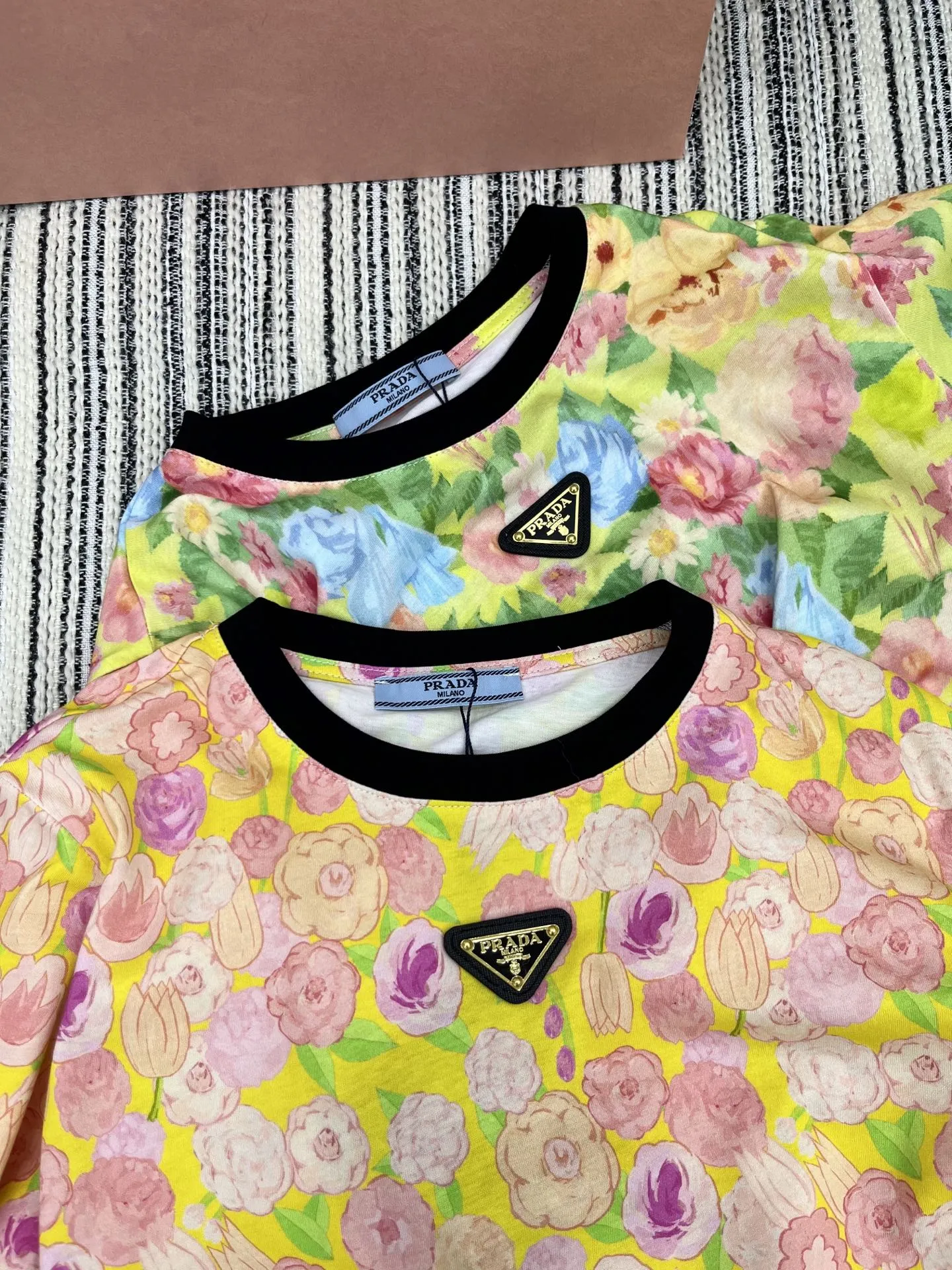 Prada新作プリント半袖Tシャツ緑色花柄 - 画像 (6)