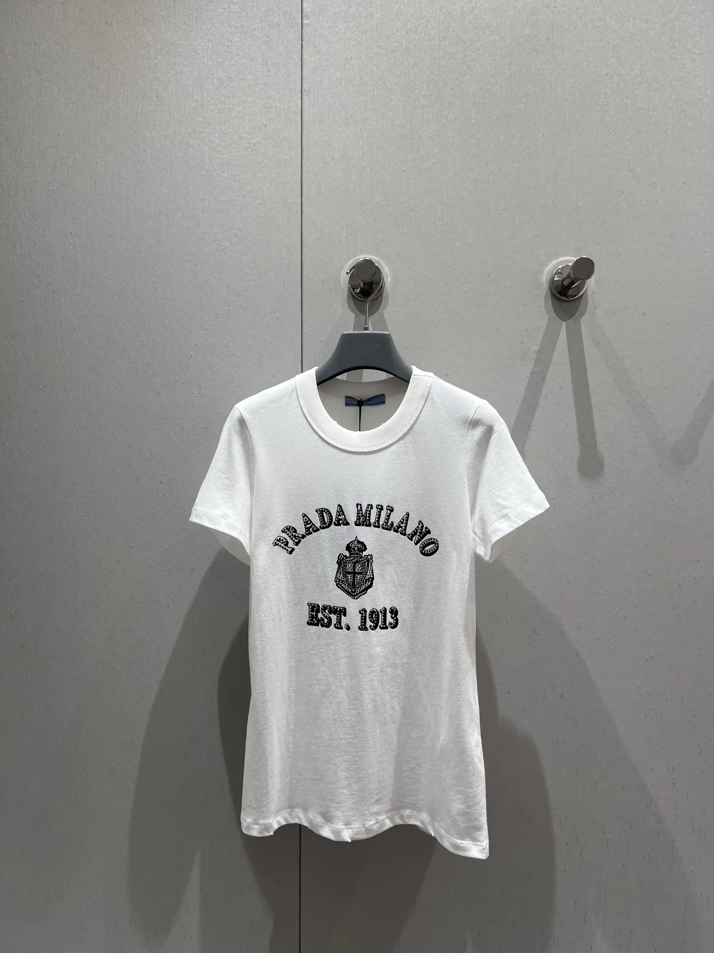 Prada新作白プリント半袖Tシャツ