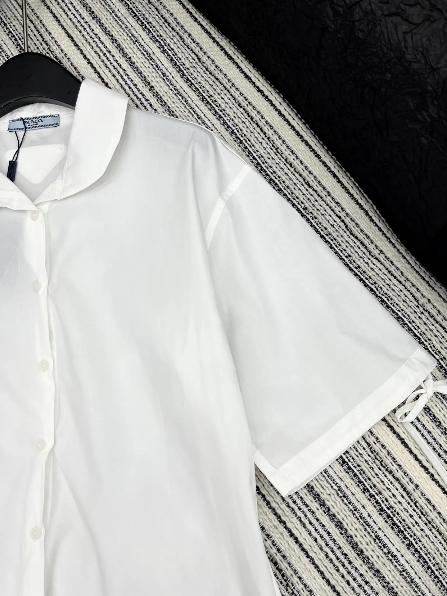 Prada 2025新作 白色 ドールカラーシャツ - 画像 (4)