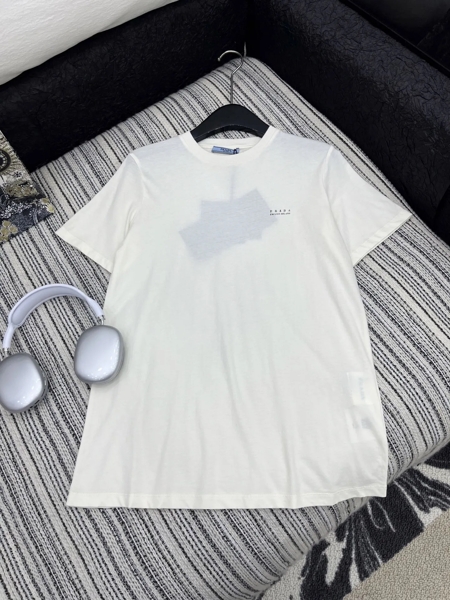 Prada新作半袖Tシャツネイビーブルー - 画像 (3)