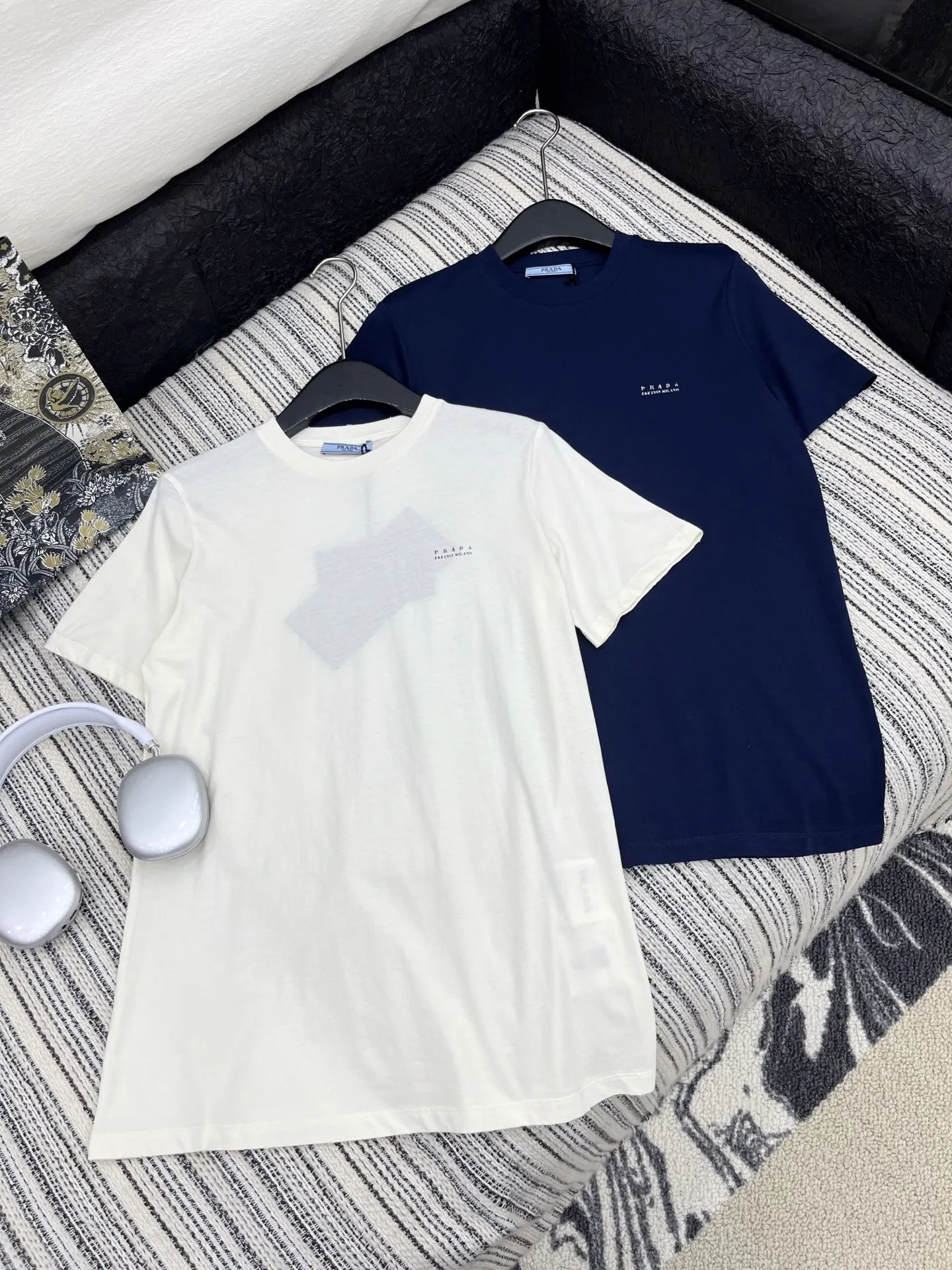 Prada新作半袖Tシャツネイビーブルー - 画像 (4)