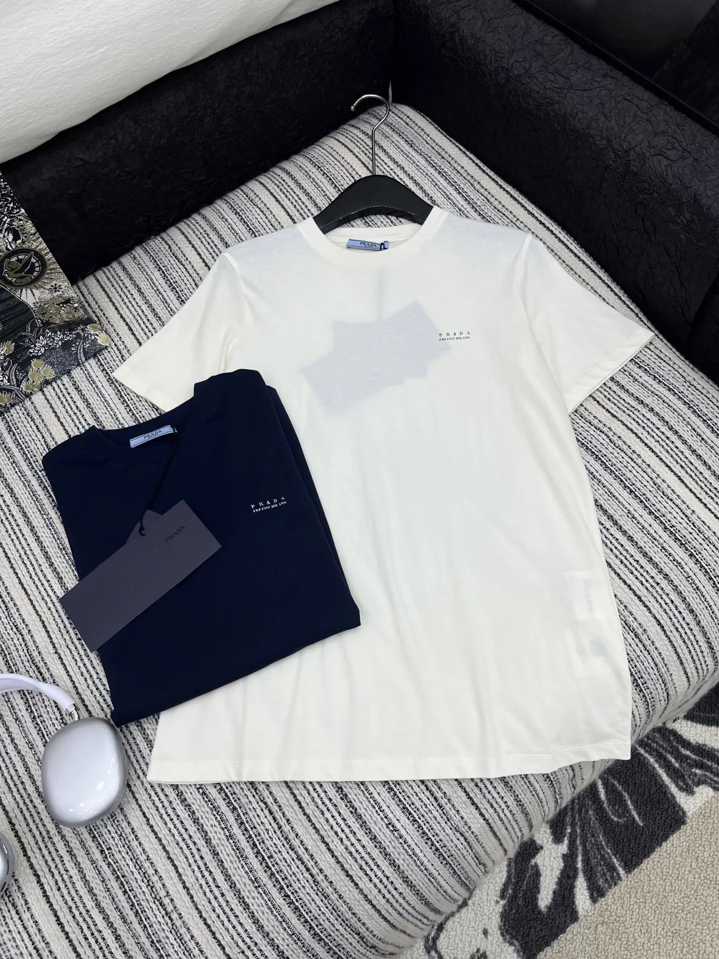 Prada新作半袖Tシャツネイビーブルー - 画像 (5)