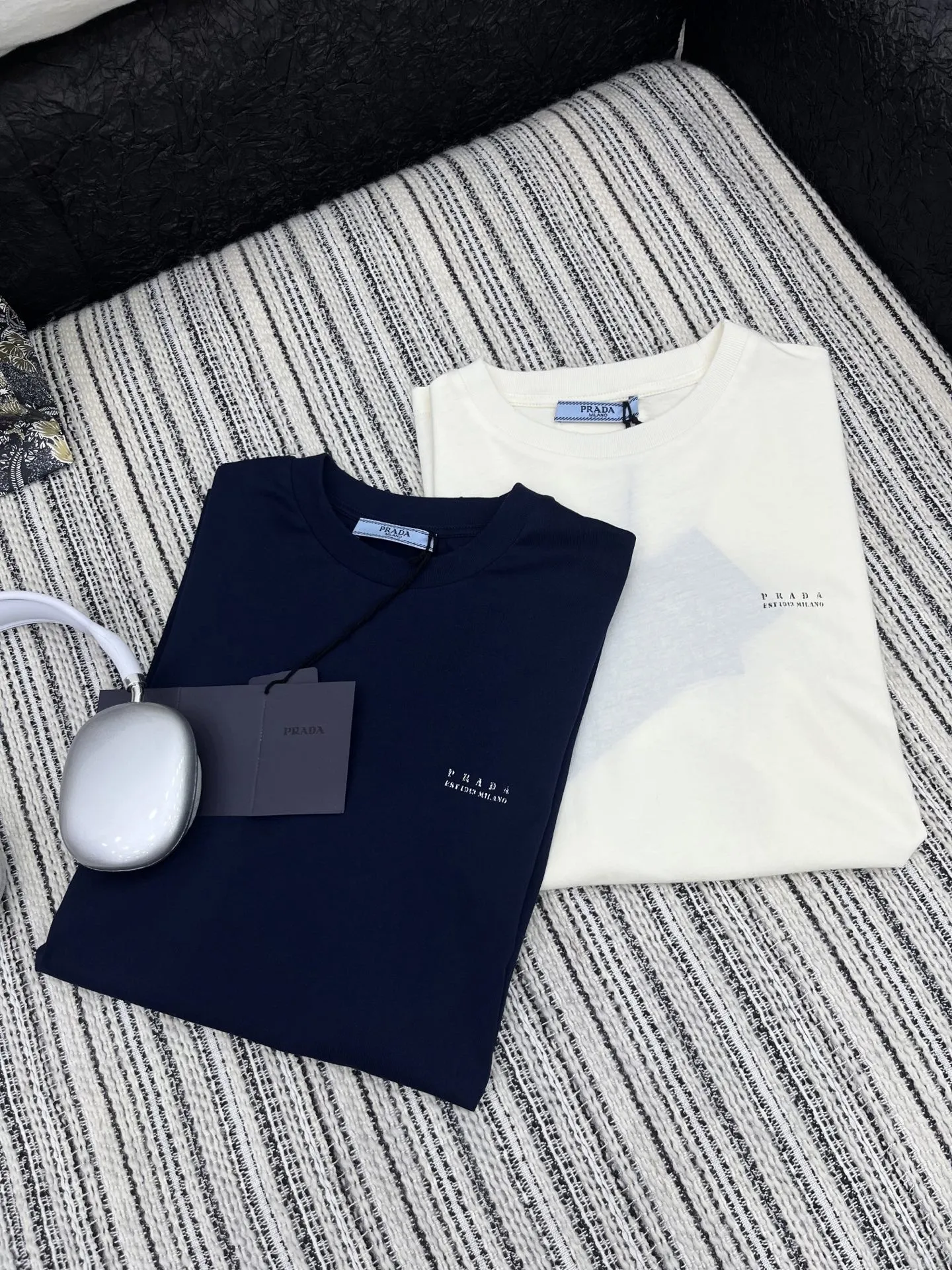 Prada新作半袖Tシャツネイビーブルー - 画像 (6)