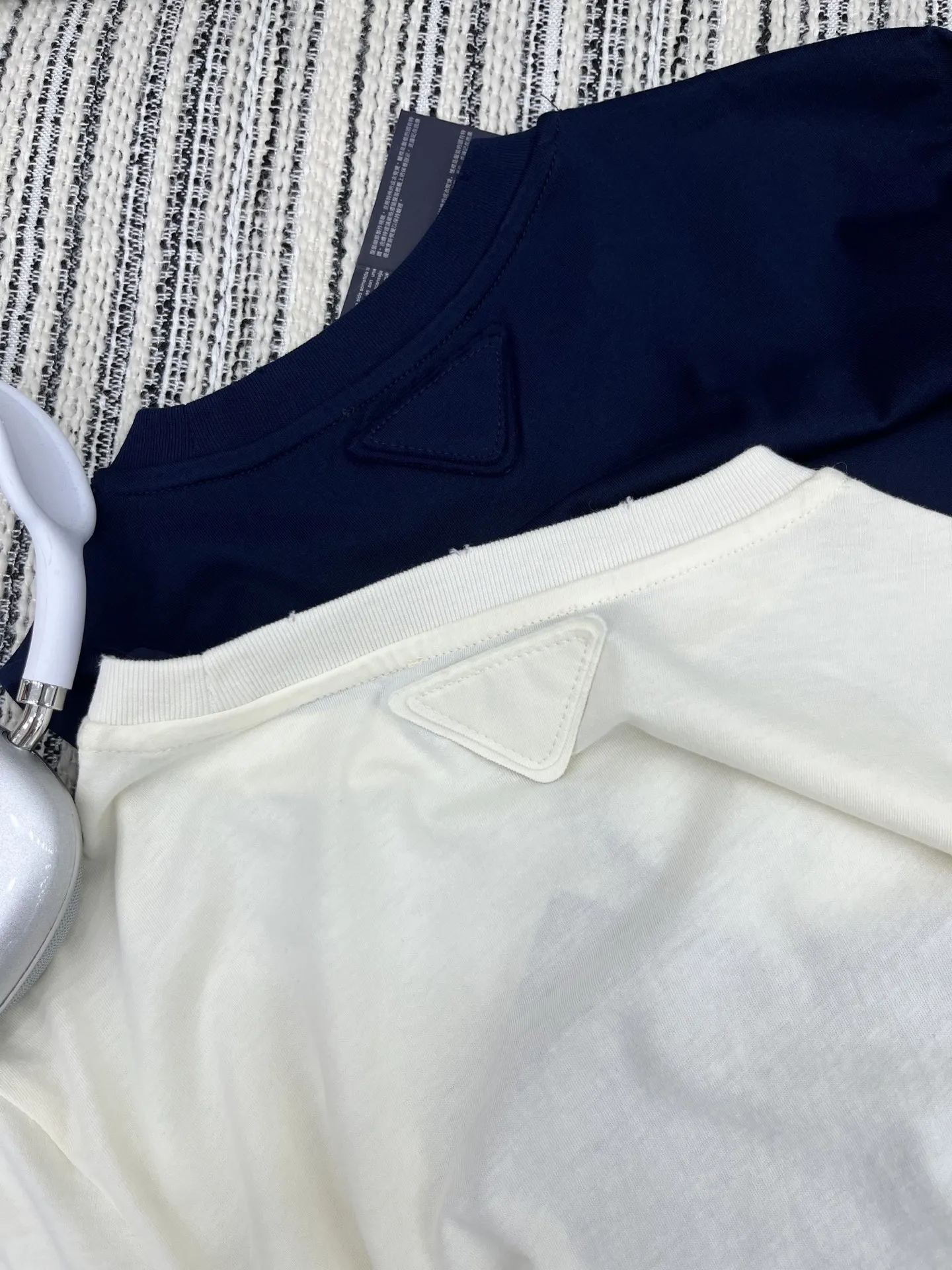 Prada新作半袖Tシャツネイビーブルー - 画像 (8)