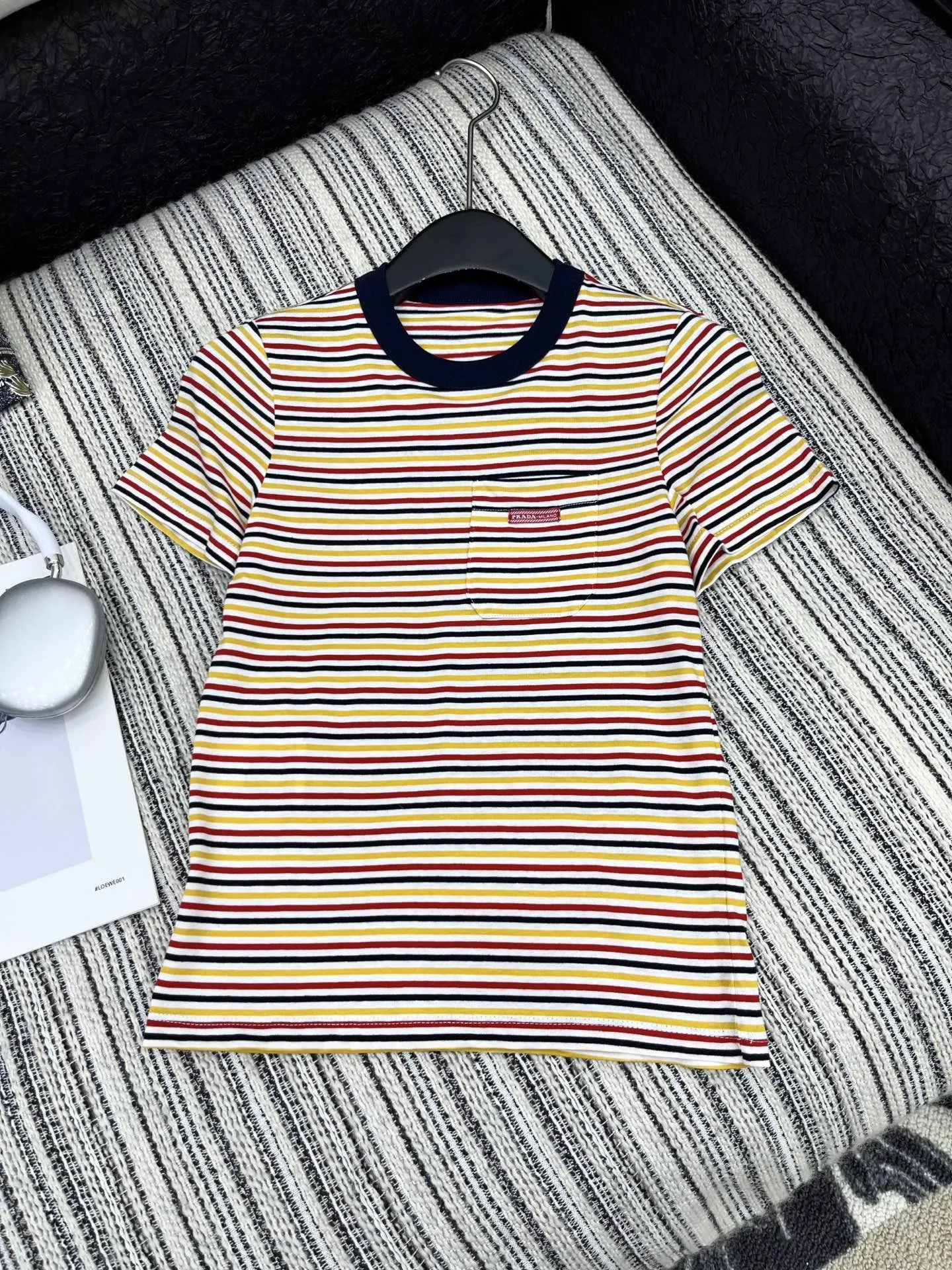 Prada新作ストライプ半袖Tシャツ