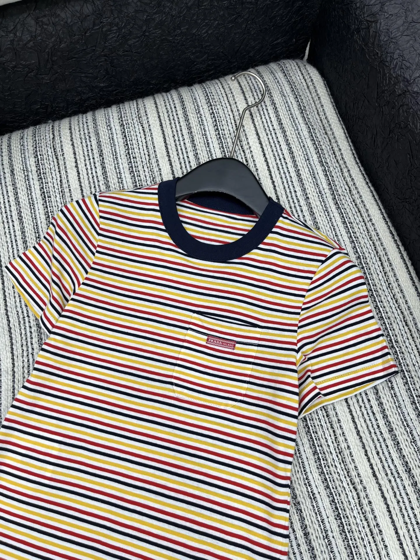 Prada新作ストライプ半袖Tシャツ - 画像 (3)