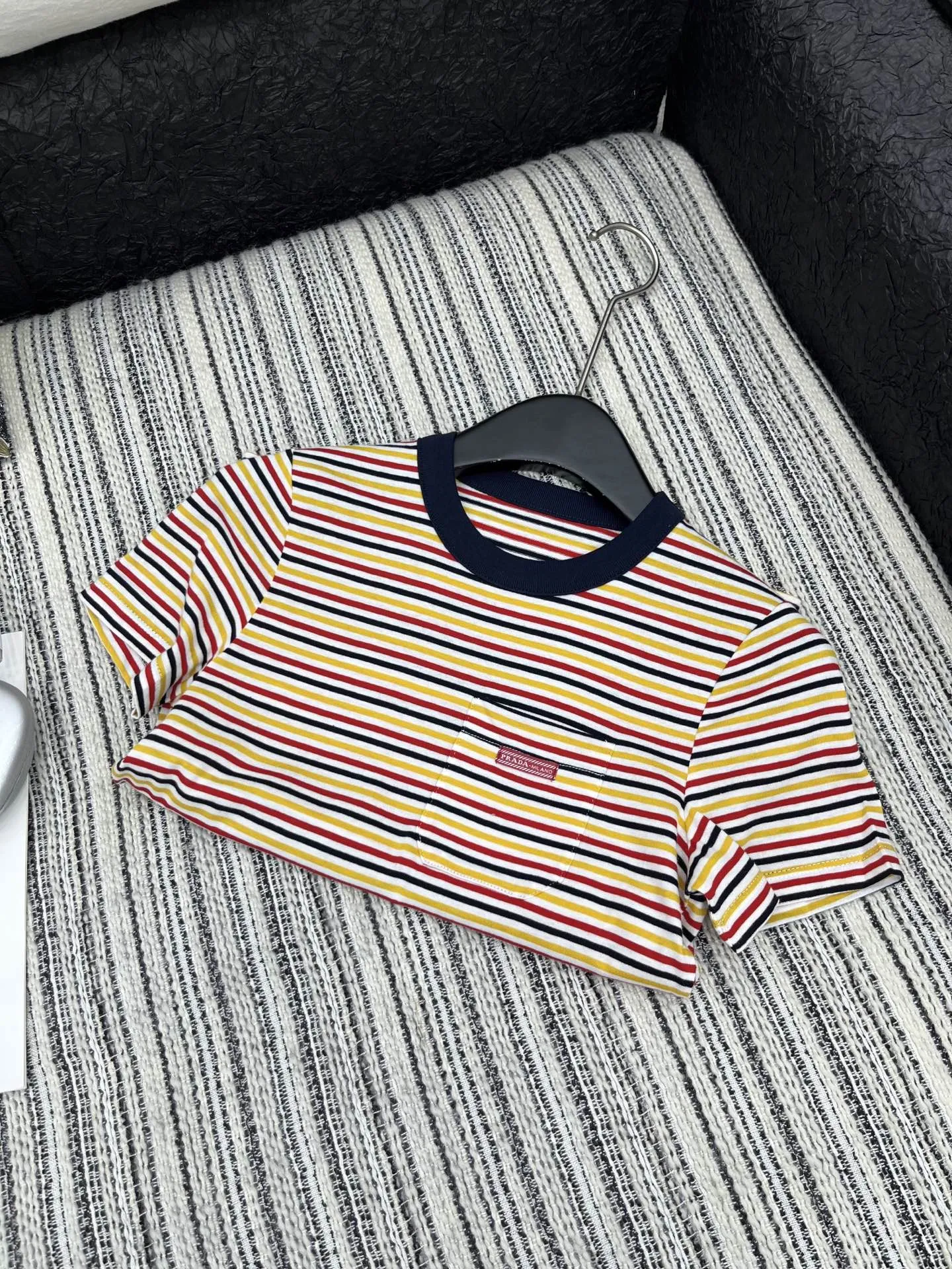 Prada新作ストライプ半袖Tシャツ - 画像 (6)