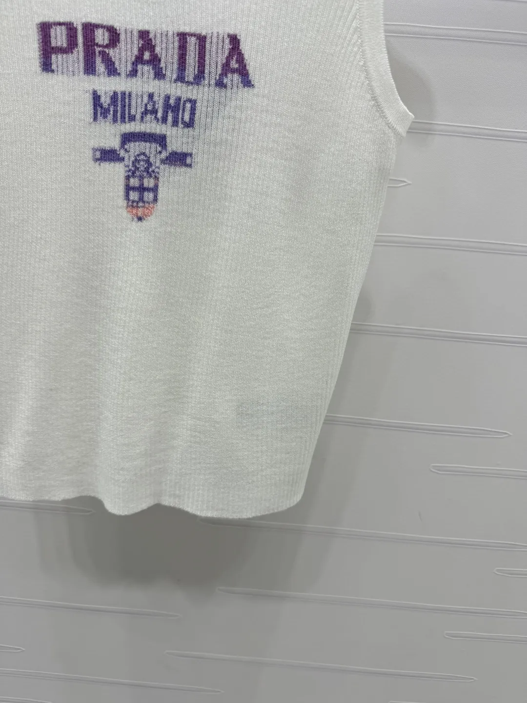 Prada新作黒とグレーニットベスト - 画像 (7)