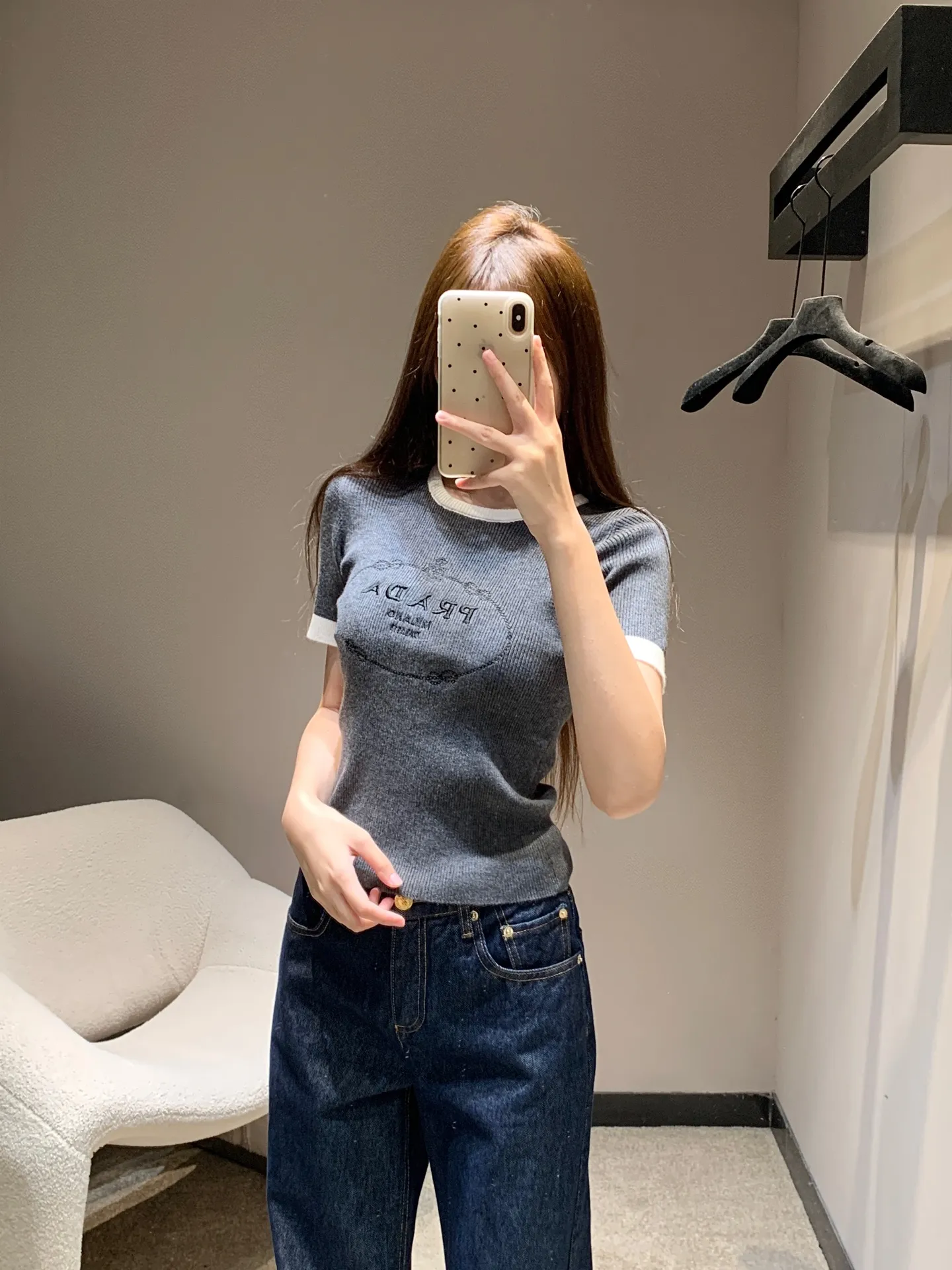 Prada新作黒カラーマッチング半袖ニットトップス