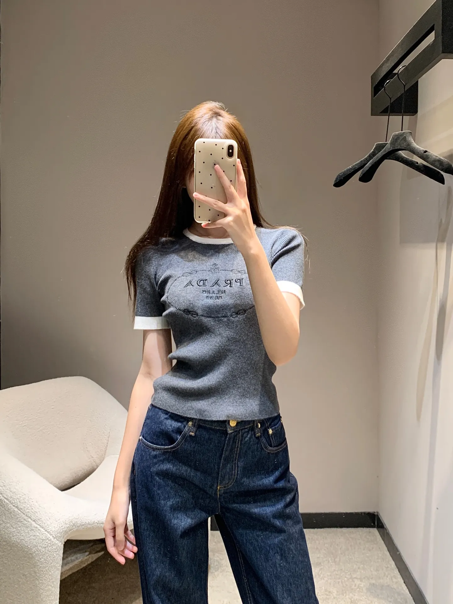 Prada新作黒カラーマッチング半袖ニットトップス - 画像 (10)