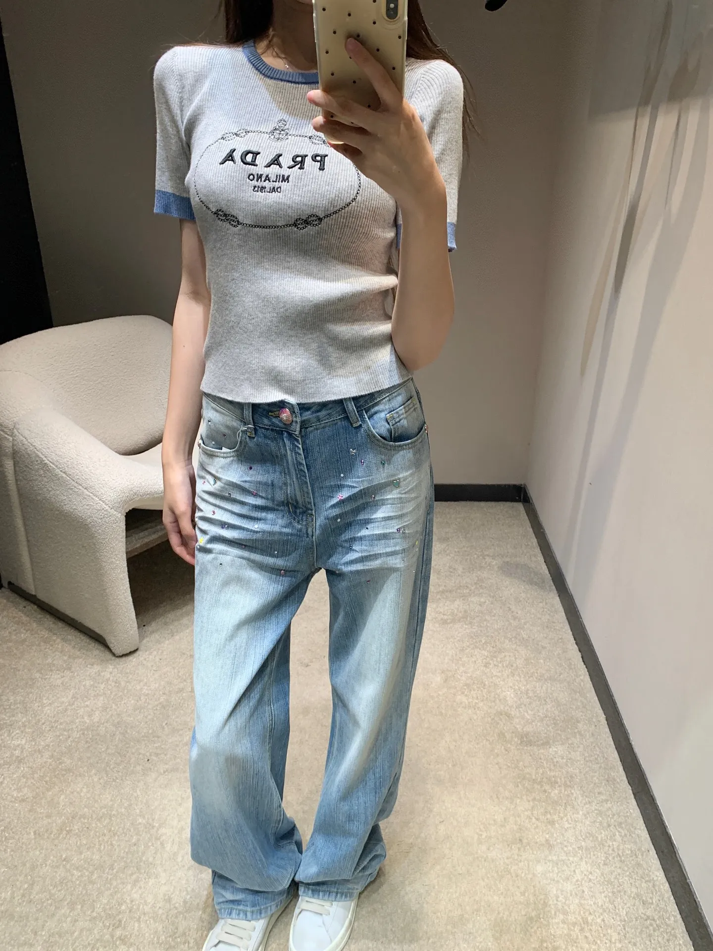 Prada新作グレーアルファベットニットトップス - 画像 (3)