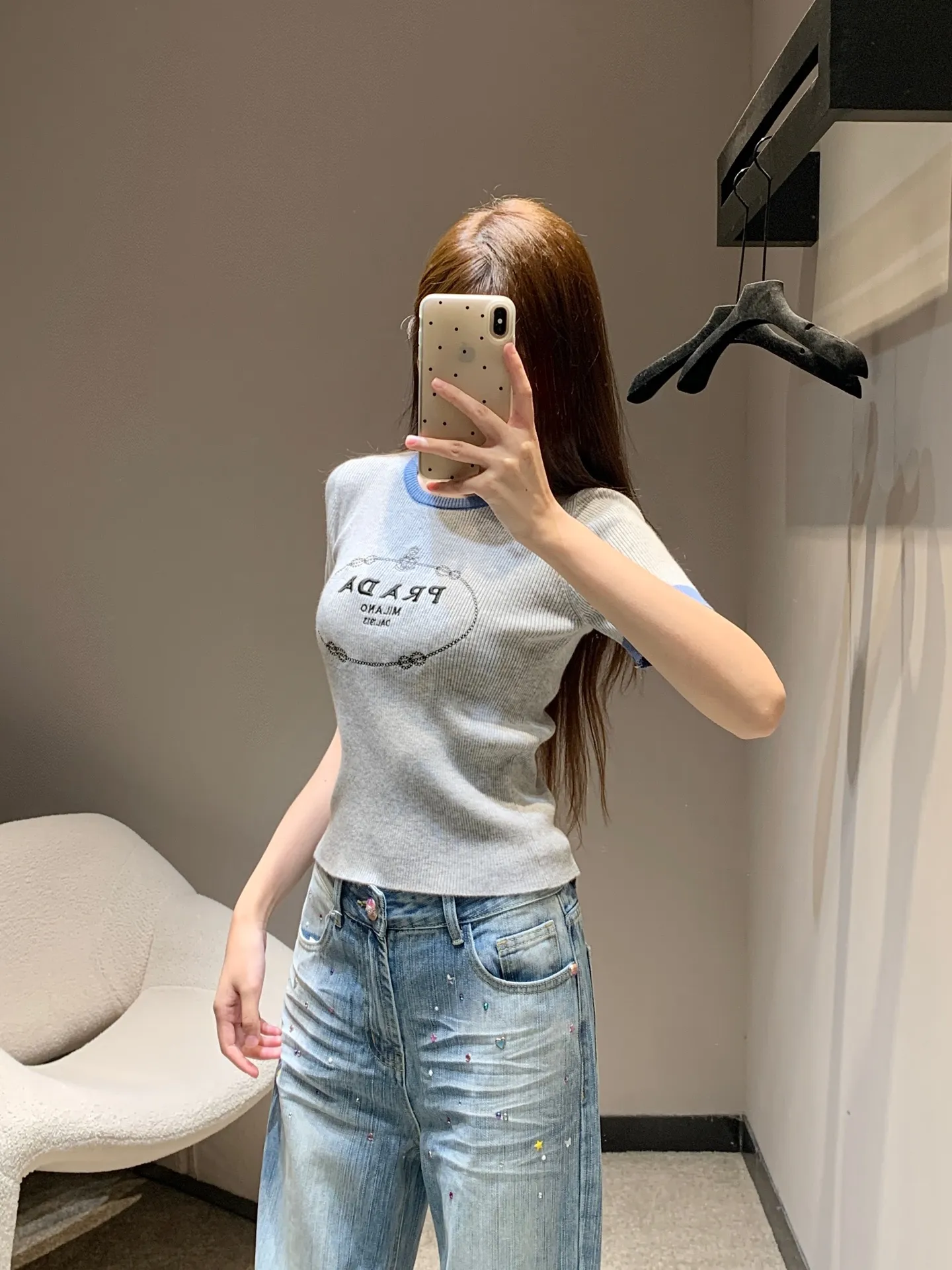 Prada新作グレーアルファベットニットトップス - 画像 (4)