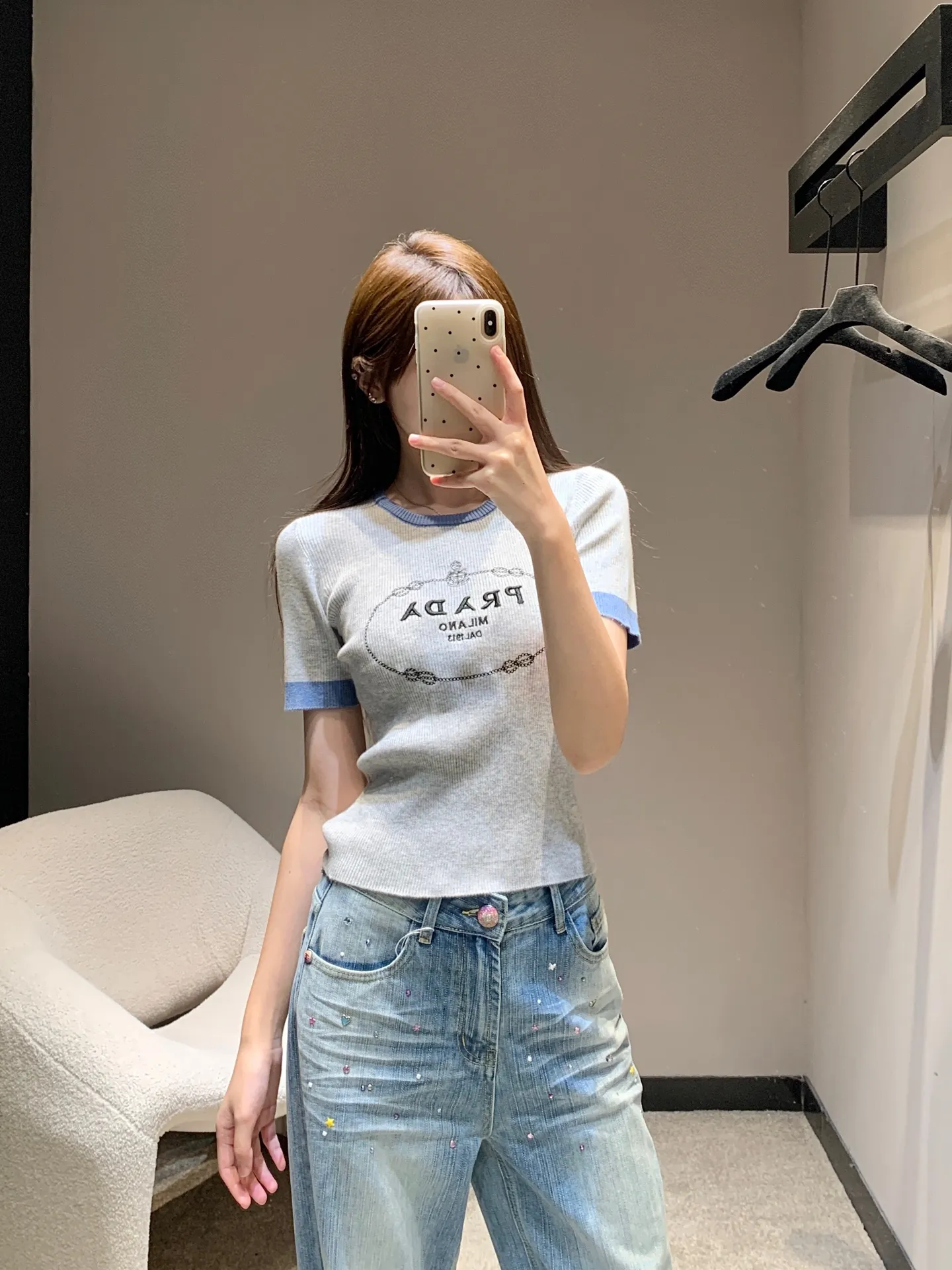 Prada新作グレーアルファベットニットトップス - 画像 (8)