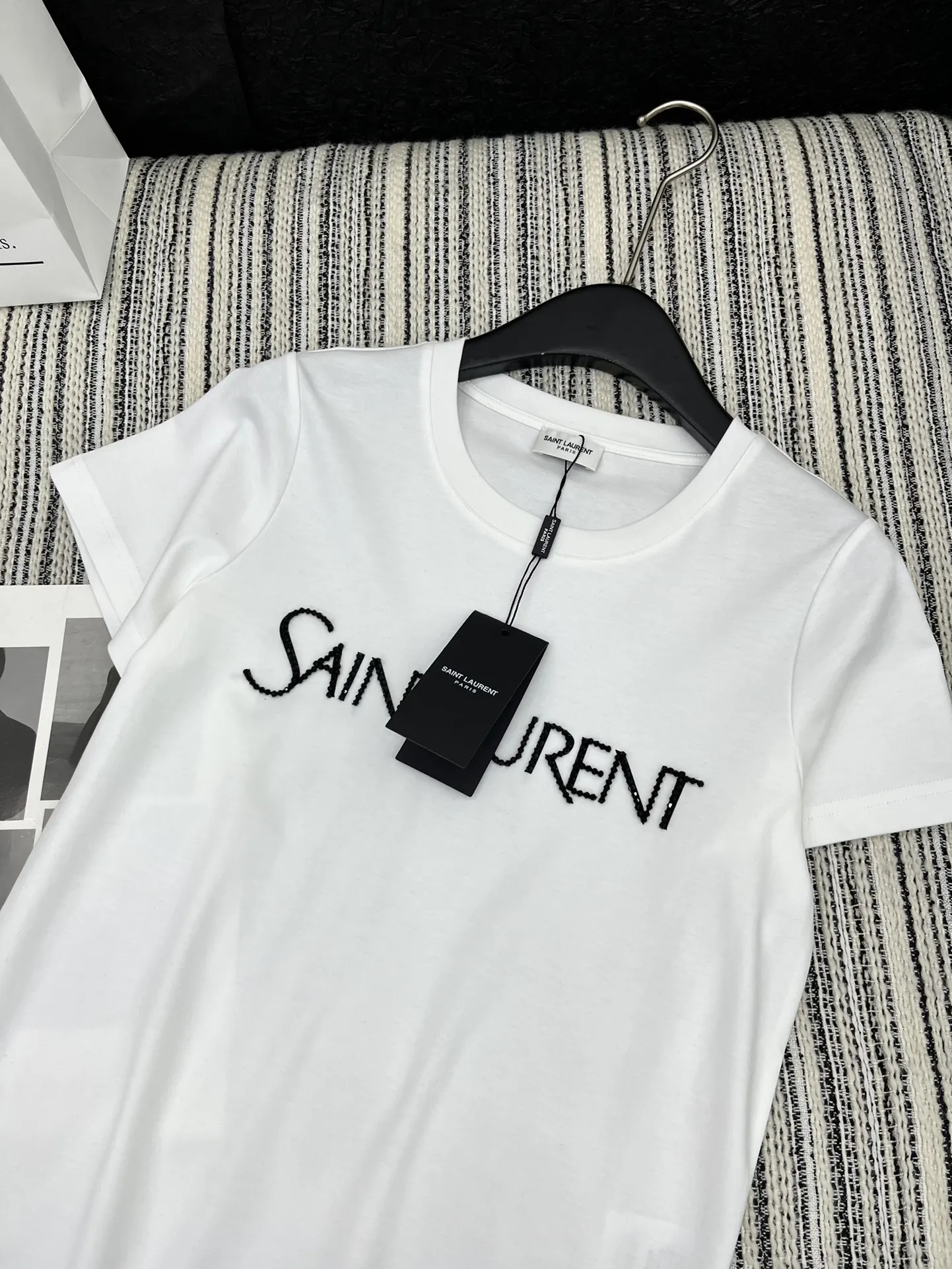 Yves Saint Laurent新作黒プリント半袖Tシャツ - 画像 (3)