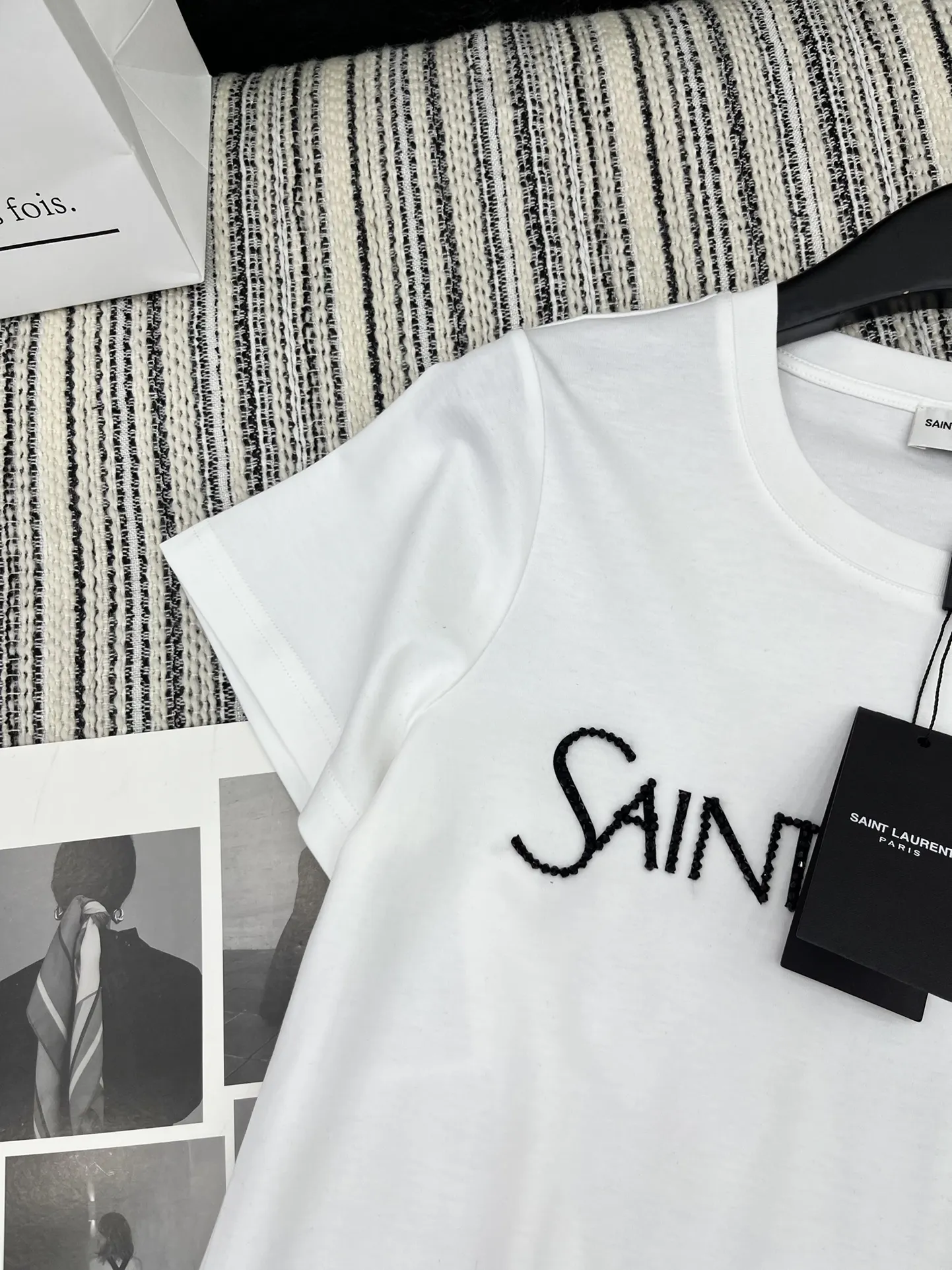 Yves Saint Laurent新作黒プリント半袖Tシャツ - 画像 (4)