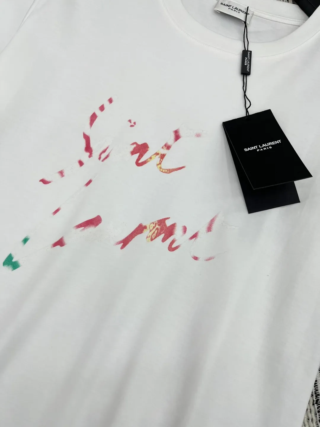 Yves Saint Laurent新作白黒プリント半袖Tシャツ - 画像 (5)