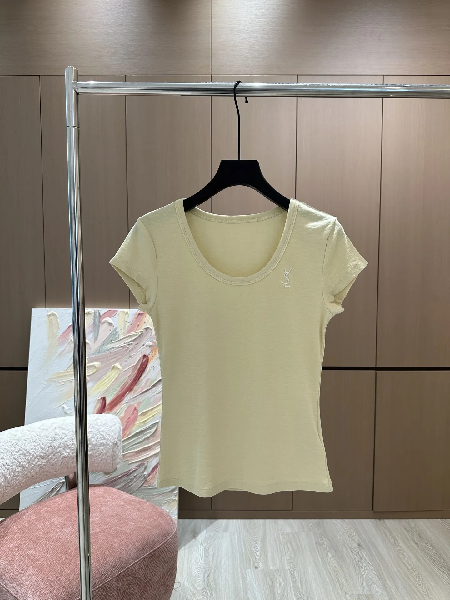 Yves Saint Laurent新作黒色刺繍半袖Tシャツ - 画像 (3)