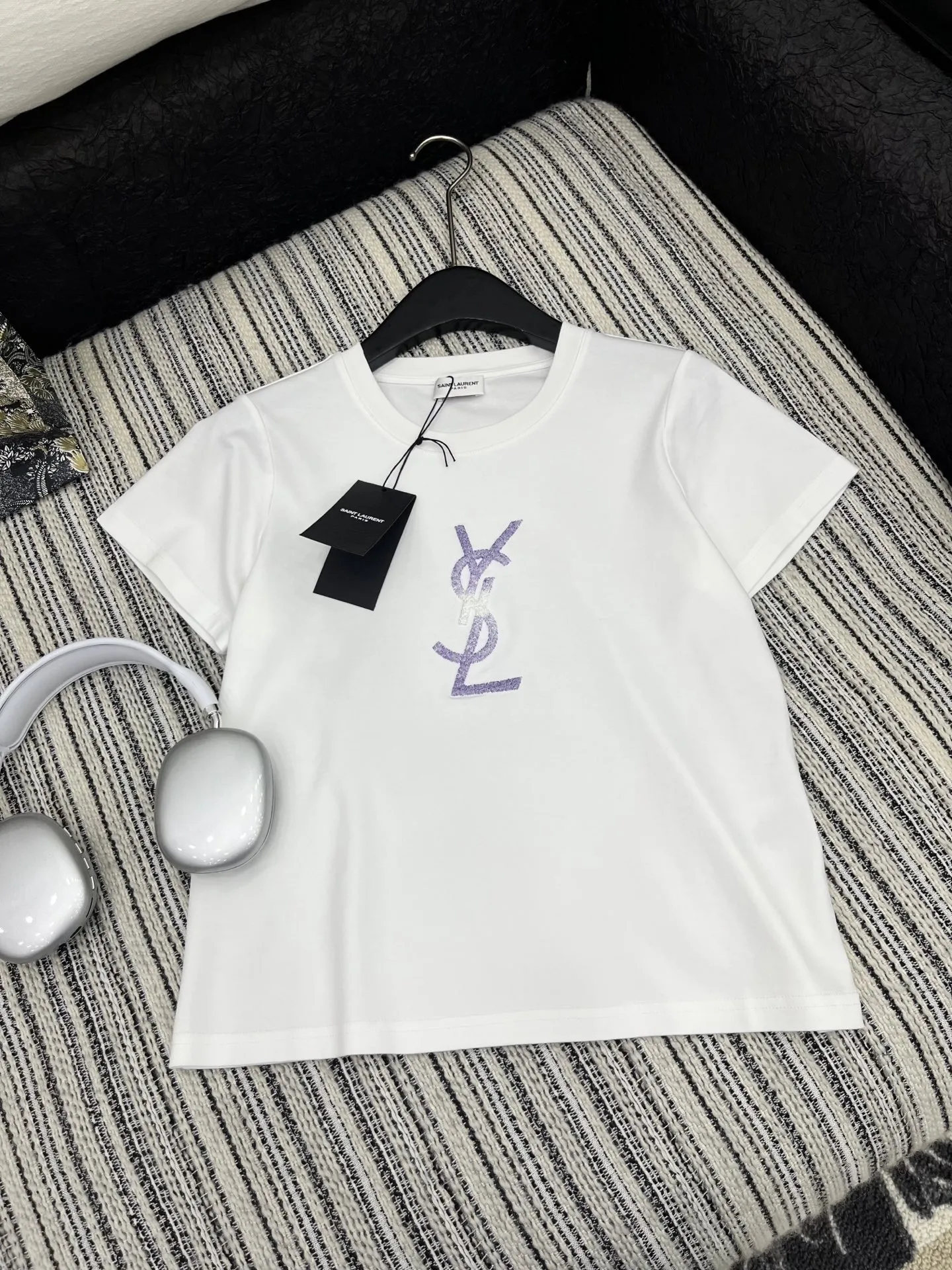 Yves Saint Laurent 黒 新作プリント半袖Tシャツ - 画像 (3)