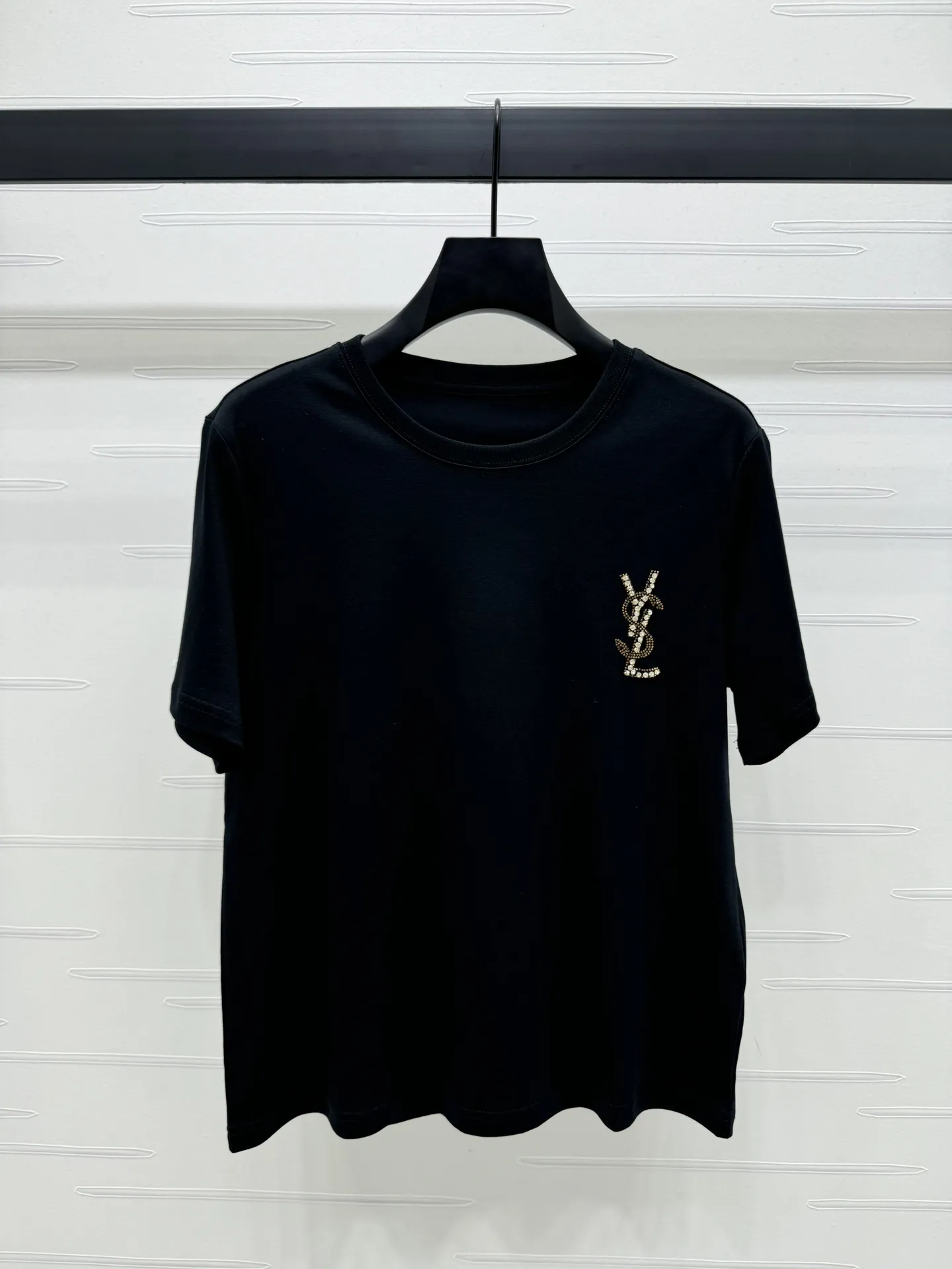 Yves Saint Laurent黒半袖Tシャツ新作