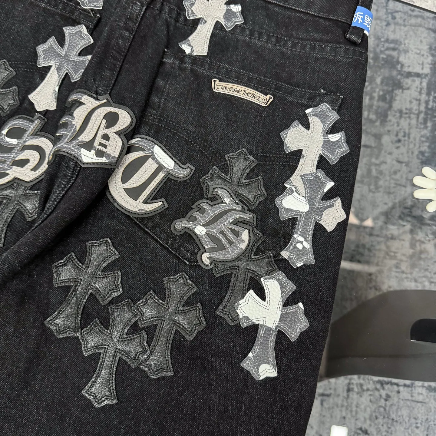 Chrome Hearts ブラック多皮デザインデニム - 画像 (14)