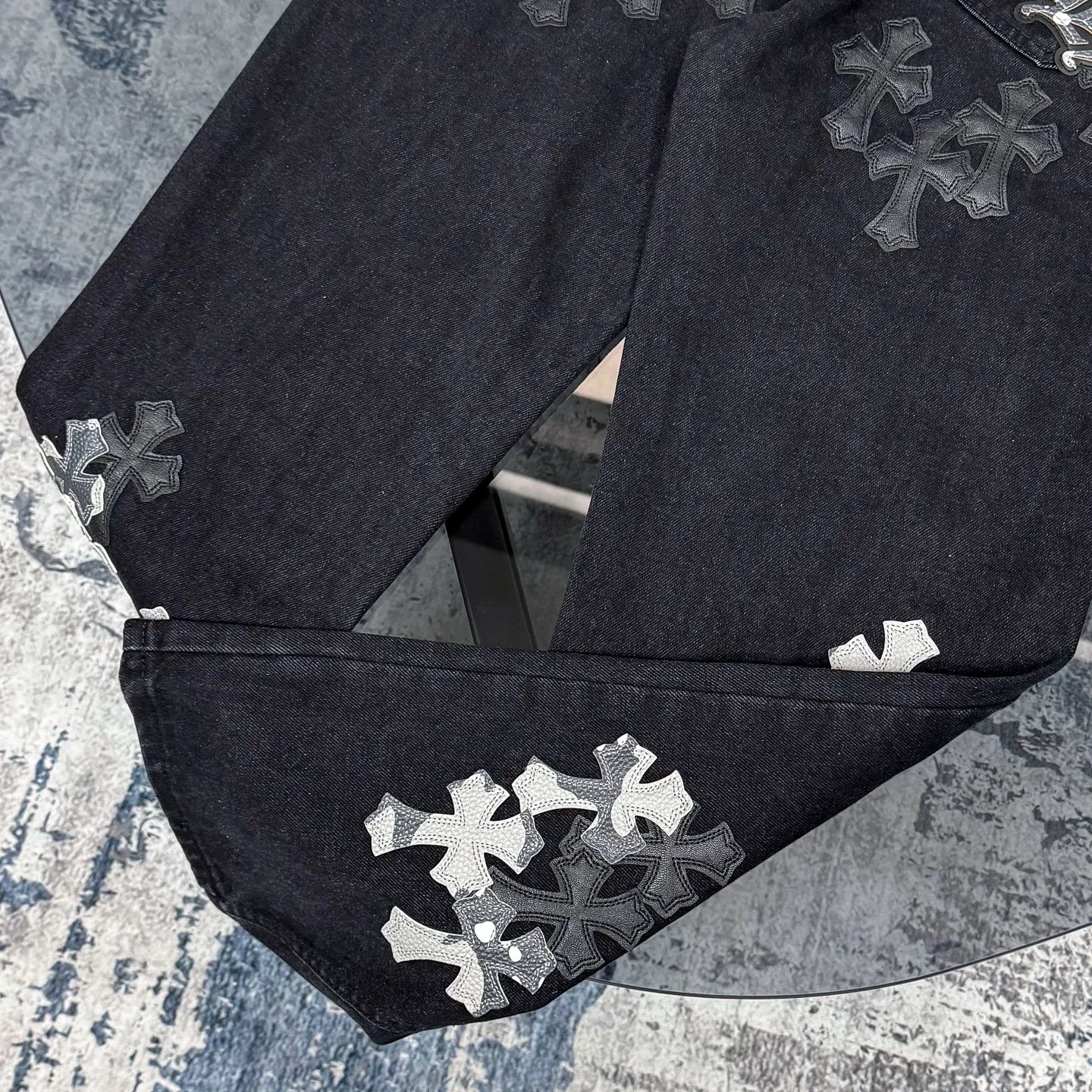 Chrome Hearts ブラック多皮デザインデニム - 画像 (16)