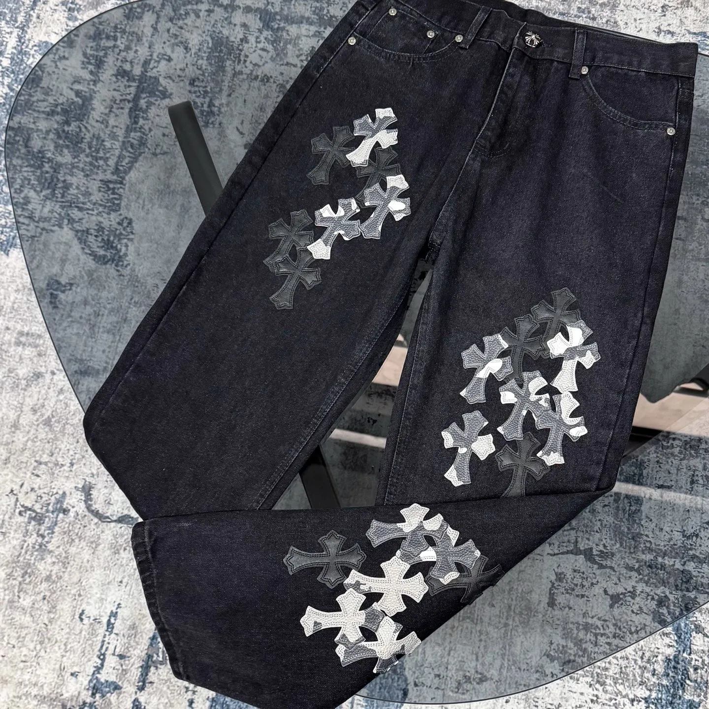 Chrome Hearts ブラック多皮デザインデニム - 画像 (9)