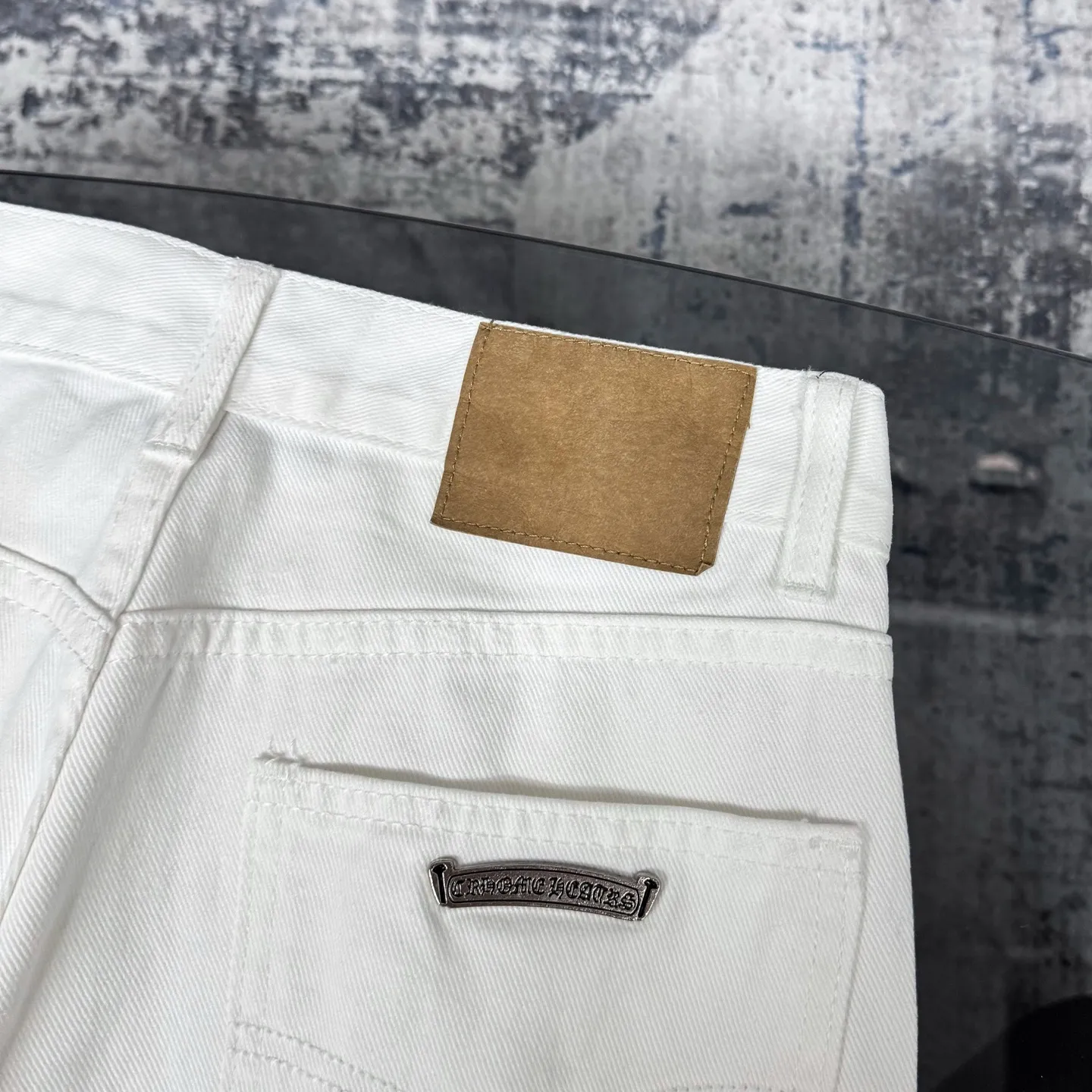 Chrome Hearts 白いクロスデザインジーンズ - 画像 (15)