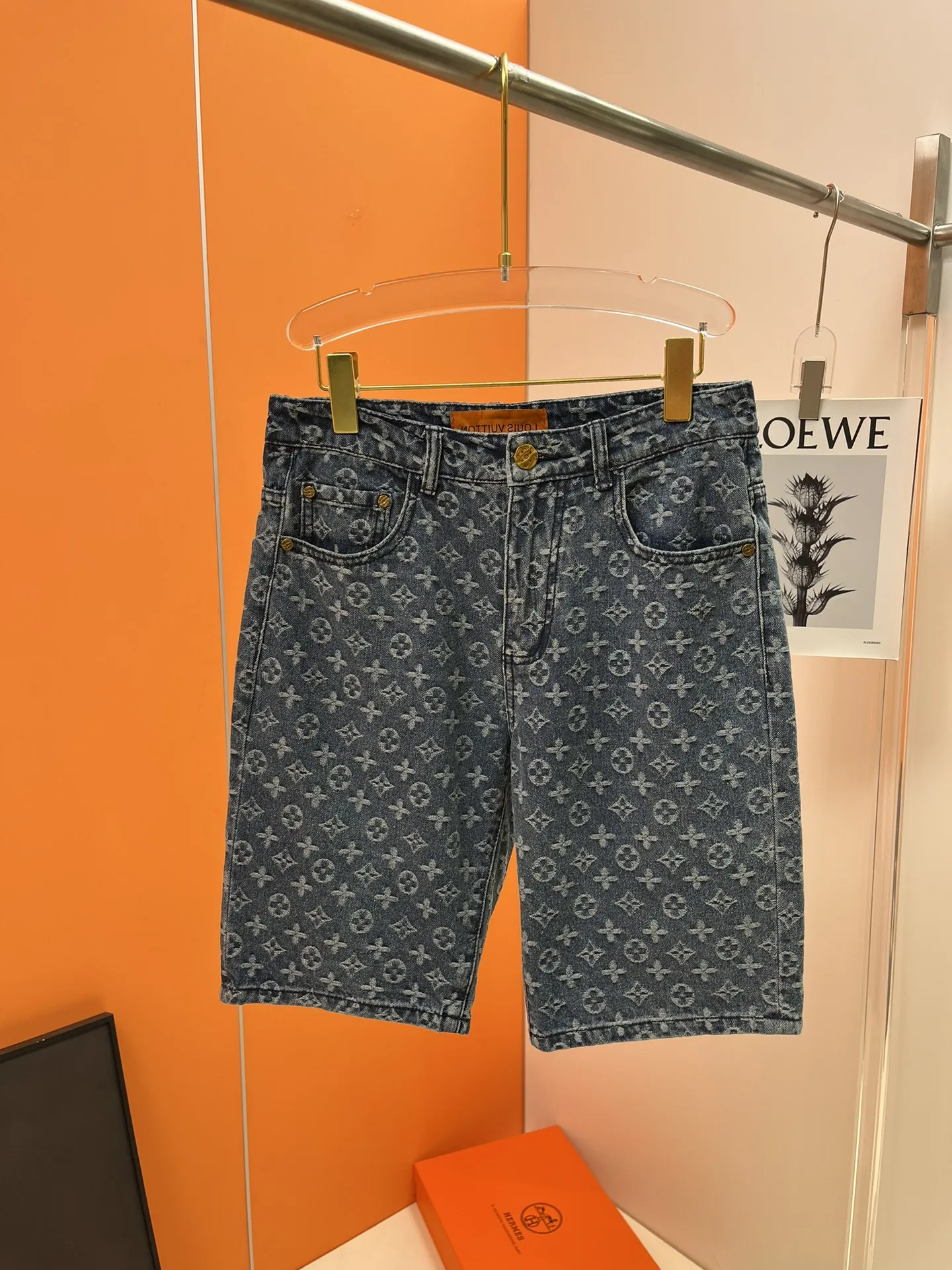 LOUIS VUITTON 2025新作ブルーデニムショーツ